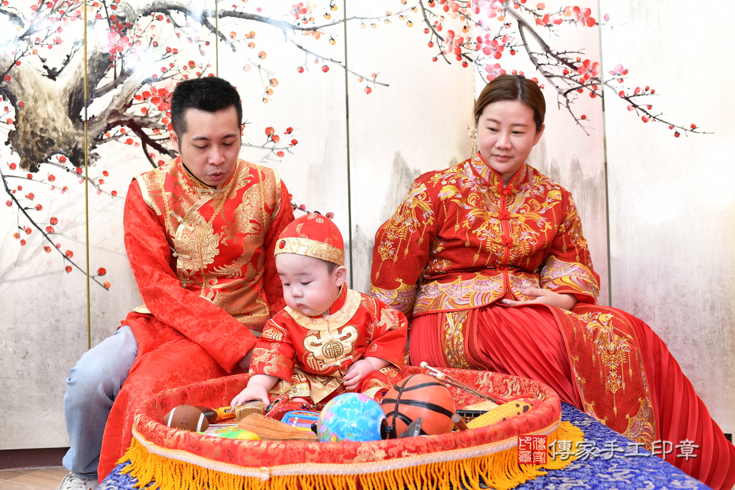 新北市永和區小言寶寶抓周推薦:傳家新北店抓周度脺中國風會場,嬰兒古禮抓周流程儀式吉祥話、抓周道具物品24種、拍照。抓周證書。2025.6.7,照片6 新北市永和區小言寶寶抓周推薦:傳家新北店抓周度脺中國風會場,嬰兒古禮抓周流程儀式吉祥話、抓周道具物品24種、拍照。抓周證書。2025.6.7,照片6