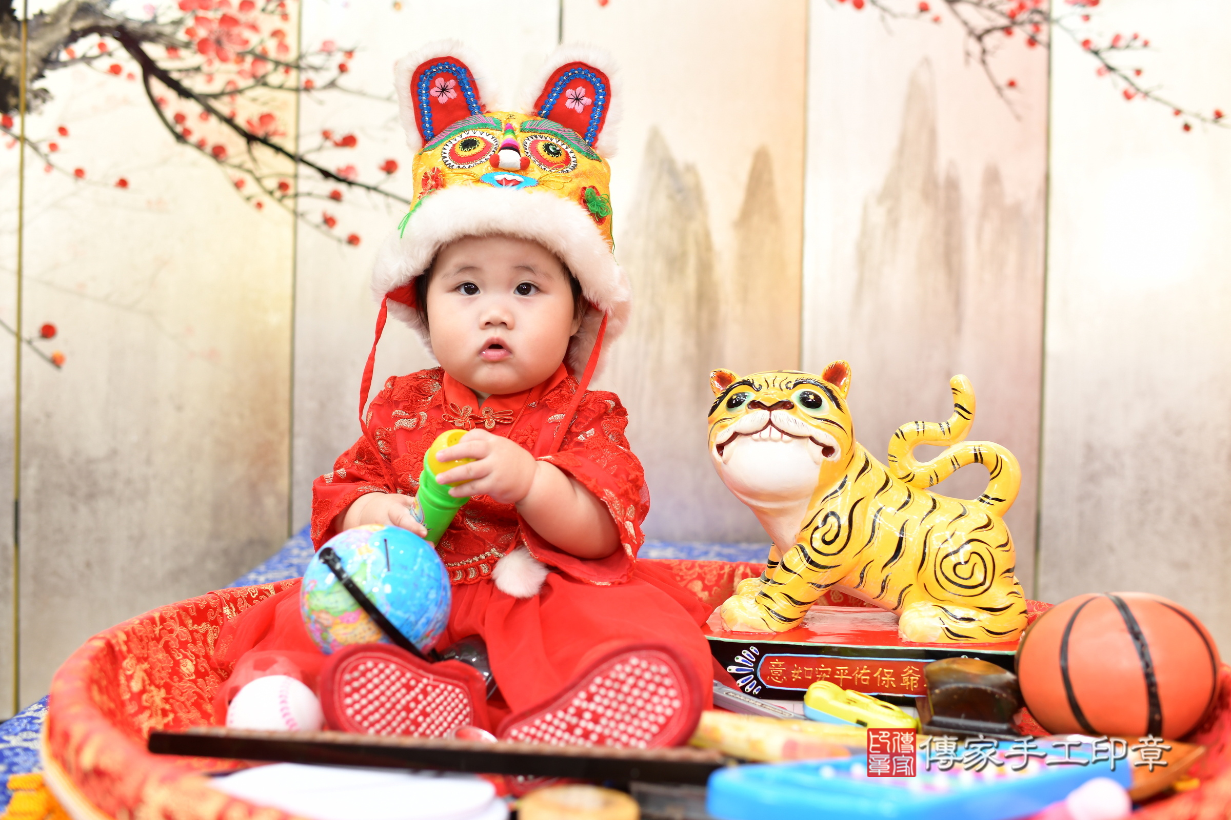 新北市永和區小禔寶寶抓周推薦:傳家新北店抓周度脺中國風會場,嬰兒古禮抓周流程儀式吉祥話、抓周道具物品24種、拍照。抓周證書。2025.6.22,照片7 新北市永和區小禔寶寶抓周推薦:傳家新北店抓周度脺中國風會場,嬰兒古禮抓周流程儀式吉祥話、抓周道具物品24種、拍照。抓周證書。2025.6.22,照片7