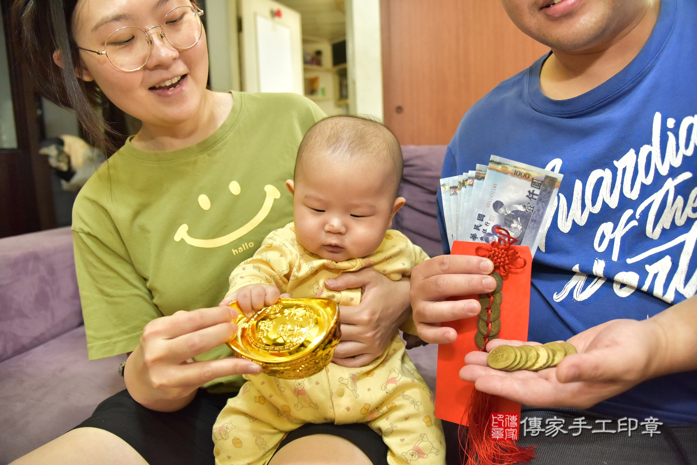 小旭寶寶(新北市新莊區到府嬰兒小旭寶寶滿月剃頭理髮、到府嬰兒剃胎毛儀式吉祥話)。到府剃頭剃胎毛主持、專業拍照、證書。★購買「臍帶章、肚臍章、胎毛筆刷印章」贈送：剃頭、收涎、抓周，三選一。2025.6.14，照片10