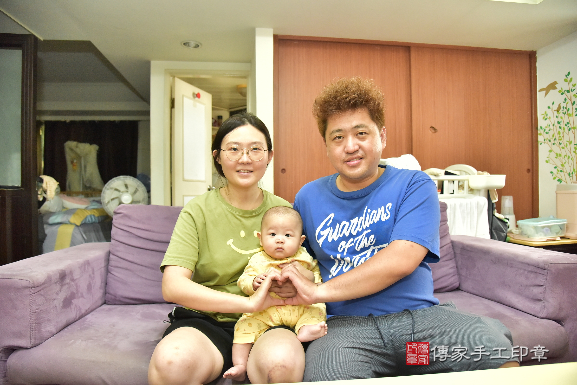 小旭寶寶(新北市新莊區到府嬰兒小旭寶寶滿月剃頭理髮、到府嬰兒剃胎毛儀式吉祥話)。到府剃頭剃胎毛主持、專業拍照、證書。★購買「臍帶章、肚臍章、胎毛筆刷印章」贈送：剃頭、收涎、抓周，三選一。2025.6.14，照片1