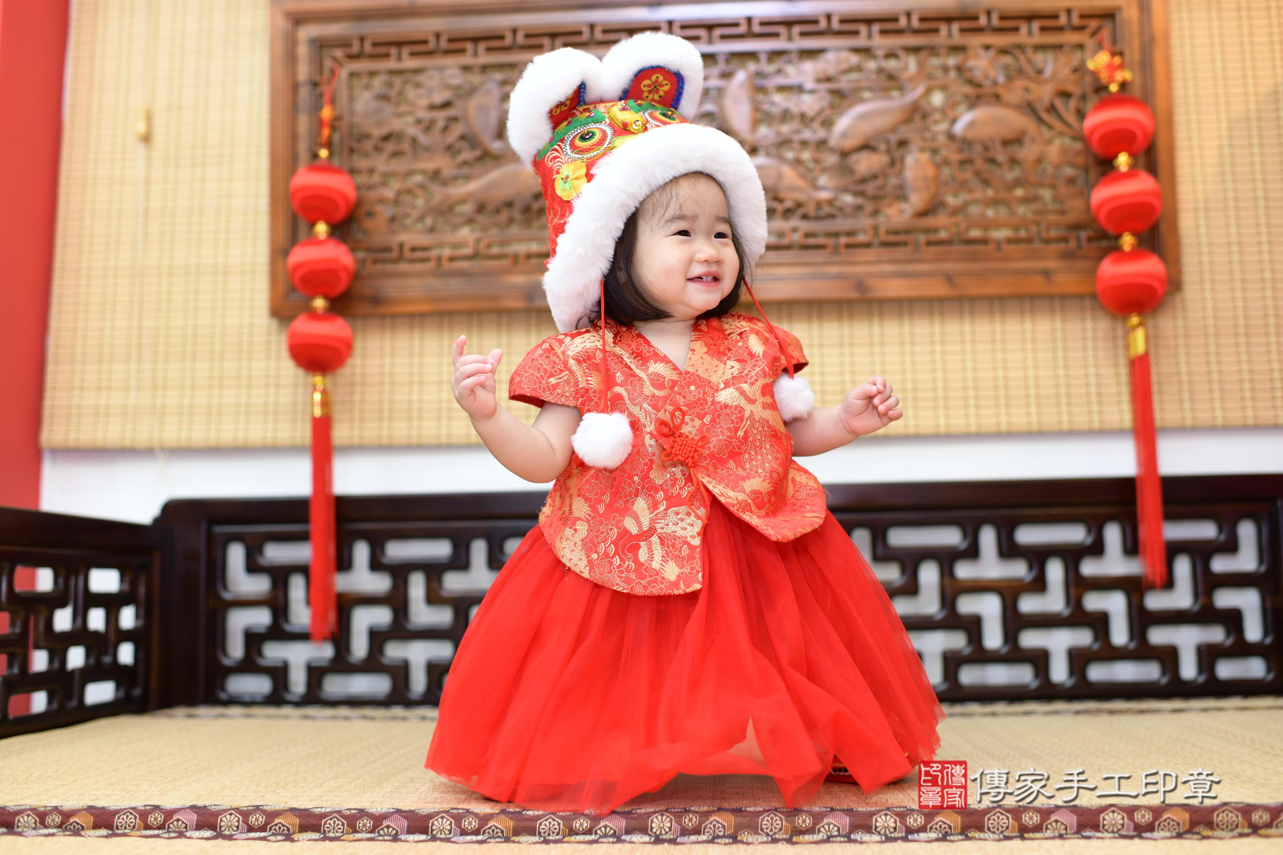 傳家手工印章台南店、抓周、度脺、中國風會場、傳家嬰兒古禮、吉祥話、抓周道具物品24種、拍照。抓周證書。寶寶抓周、滿周歲、生日快樂、祝福 傳家手工印章台南店、抓周、度脺、中國風會場、傳家嬰兒古禮、吉祥話、抓周道具物品24種、拍照。抓周證書。寶寶抓周、滿周歲、生日快樂、祝福