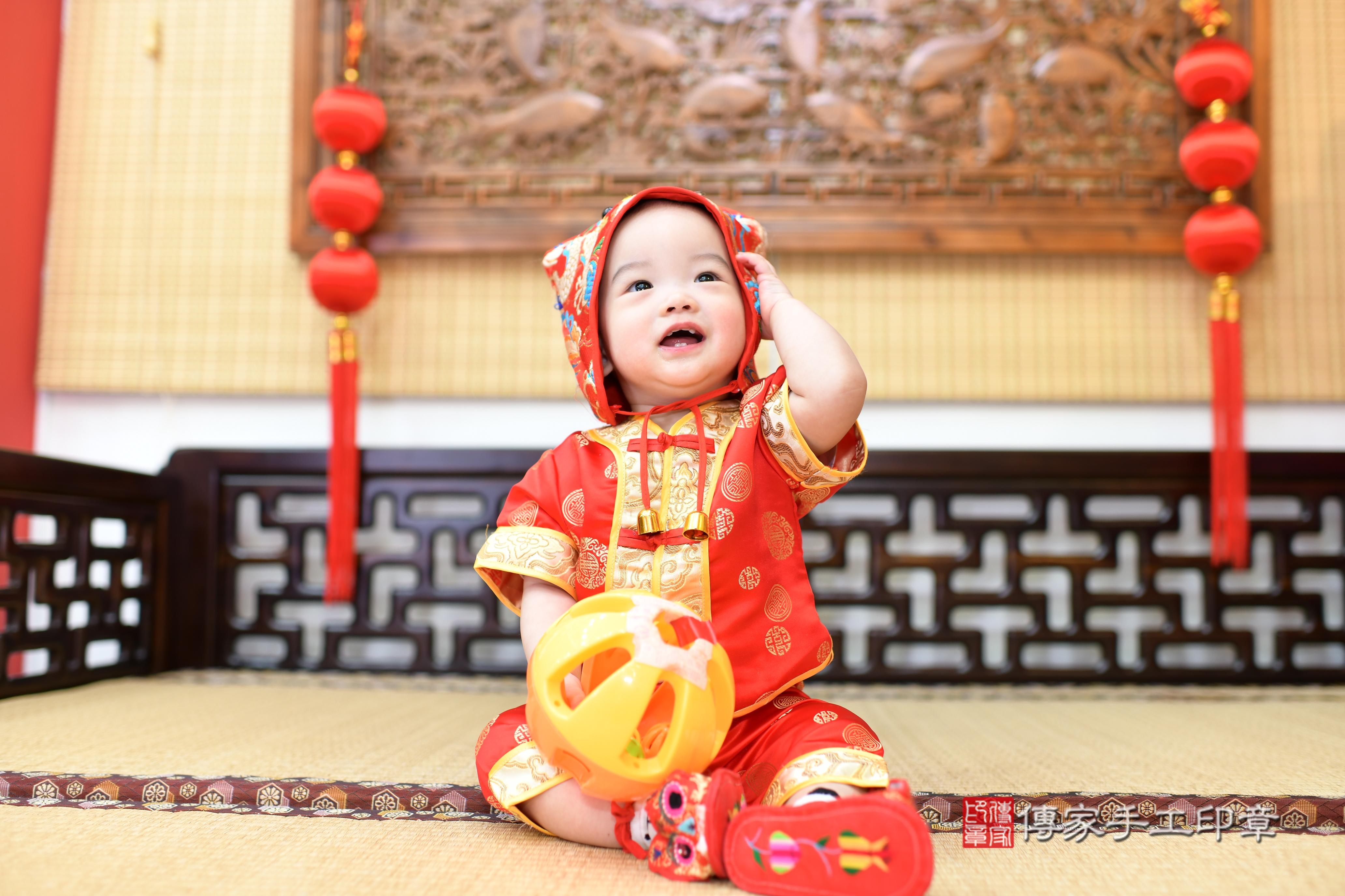 傳家手工印章台南店、抓周、度脺、中國風會場、傳家嬰兒古禮、吉祥話、抓周道具物品24種、拍照。抓周證書。寶寶抓周、滿周歲、生日快樂、祝福 傳家手工印章台南店、抓周、度脺、中國風會場、傳家嬰兒古禮、吉祥話、抓周道具物品24種、拍照。抓周證書。寶寶抓周、滿周歲、生日快樂、祝福