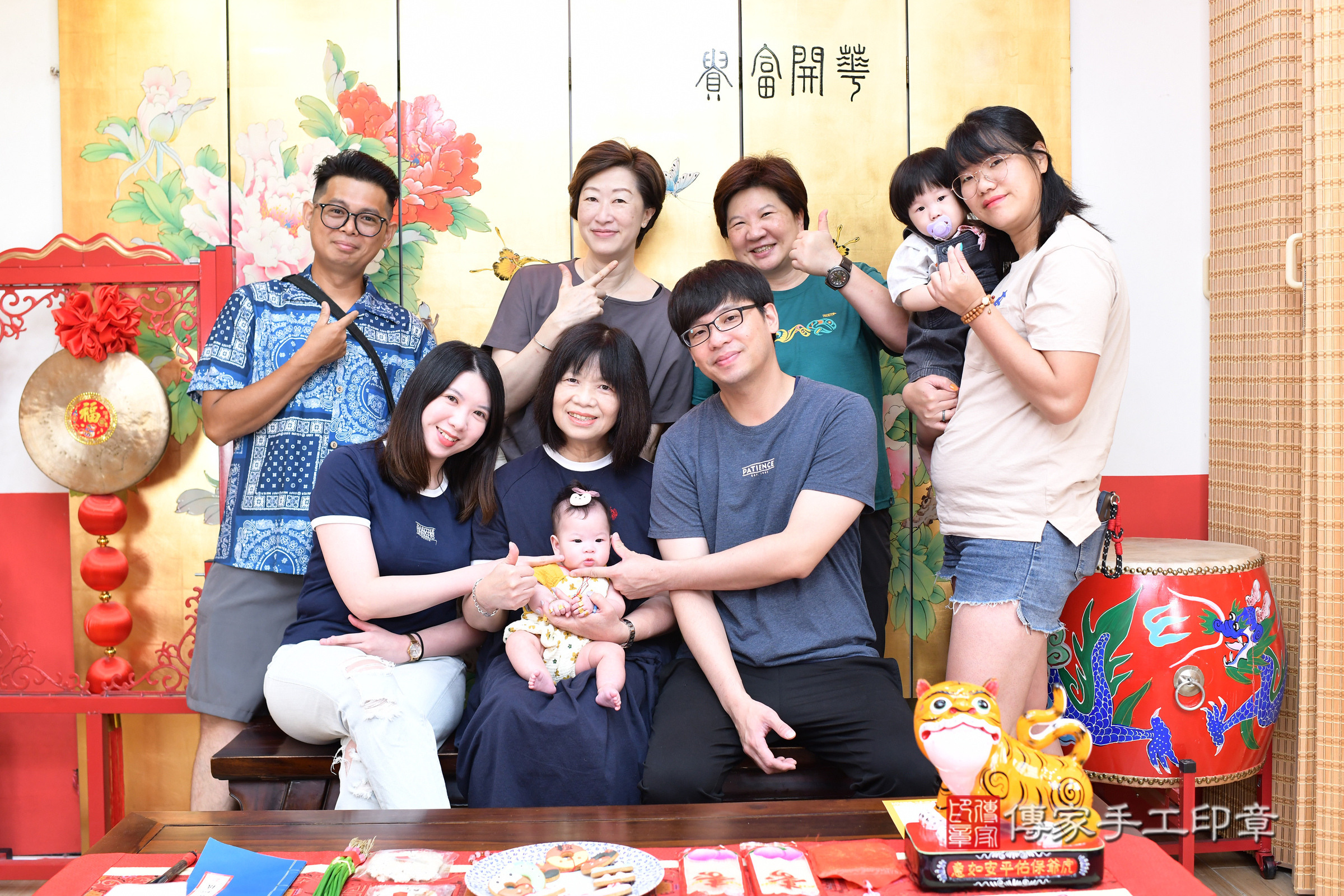 台北市大同區喬喬寶寶收涎推薦：傳家台北店收涎中國風會場，嬰兒古禮收涎收口水流程儀式、收涎吉祥話、收涎餅乾、收涎拍照。收涎證書。2025.6.28，照片16