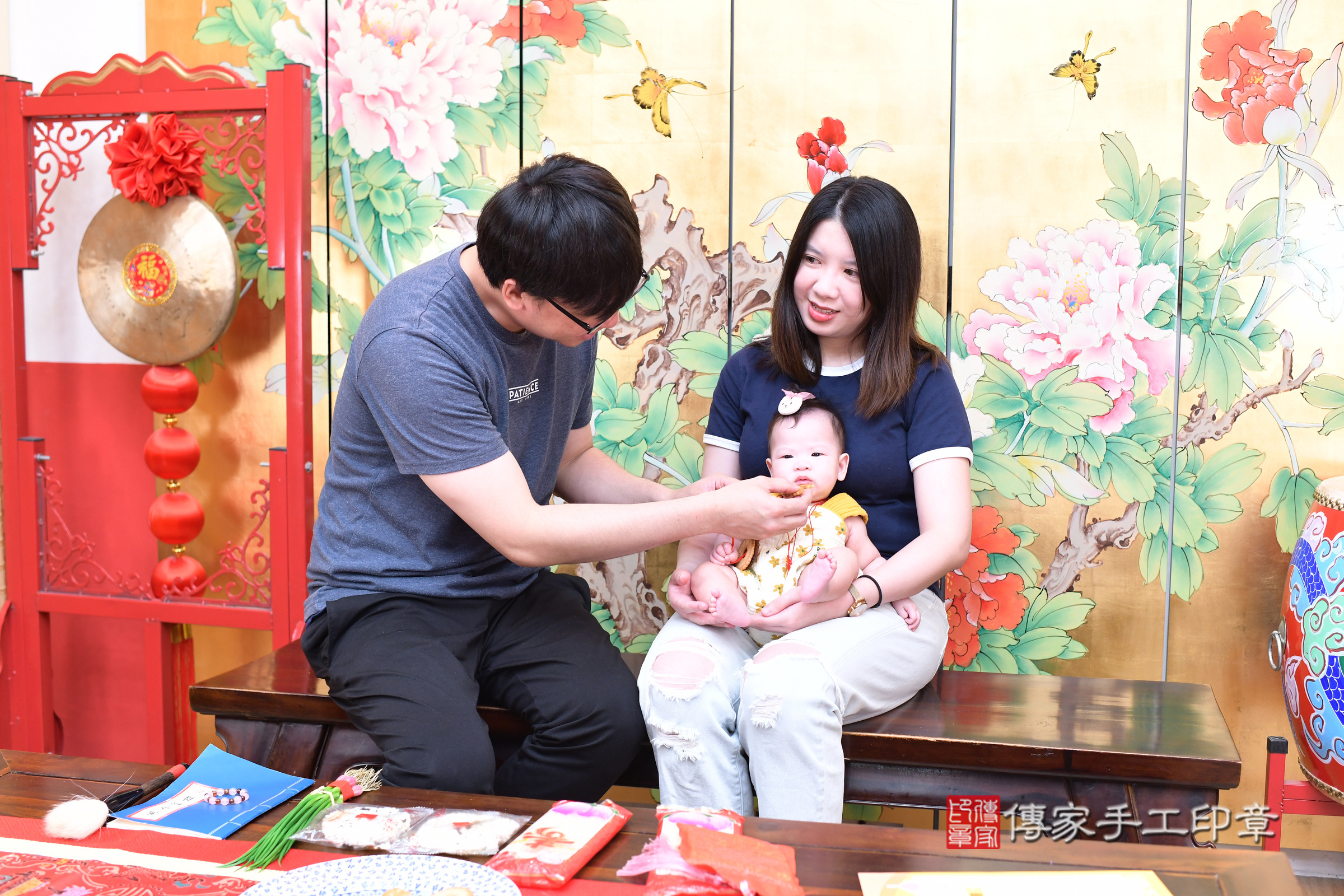 台北市大同區喬喬寶寶收涎推薦：傳家台北店收涎中國風會場，嬰兒古禮收涎收口水流程儀式、收涎吉祥話、收涎餅乾、收涎拍照。收涎證書。2025.6.28，照片21