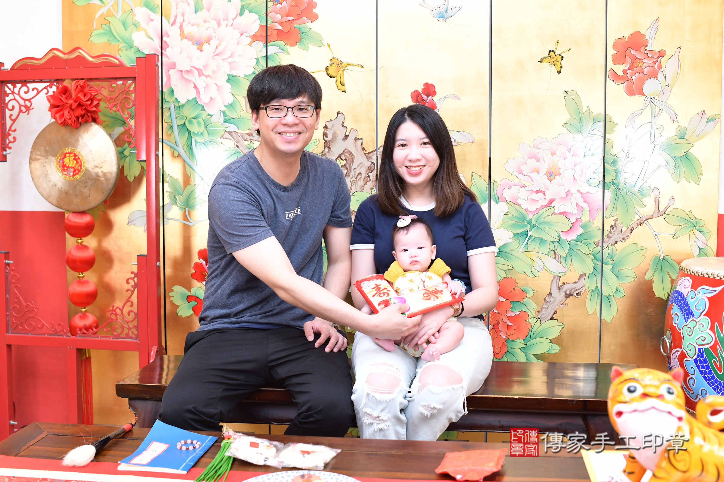 台北市大同區喬喬寶寶收涎推薦：傳家台北店收涎中國風會場，嬰兒古禮收涎收口水流程儀式、收涎吉祥話、收涎餅乾、收涎拍照。收涎證書。2025.6.28，照片13