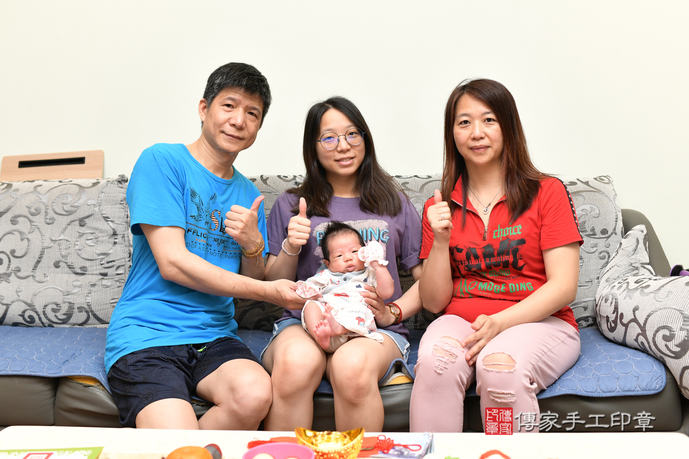 睿睿寶寶(新北市樹林區到府嬰兒睿睿寶寶滿月剃頭理髮、到府嬰兒剃胎毛儀式吉祥話)。到府剃頭剃胎毛主持、專業拍照、證書。★購買「臍帶章、肚臍章、胎毛筆刷印章」贈送：剃頭、收涎、抓周，三選一。2025.6.17，照片8