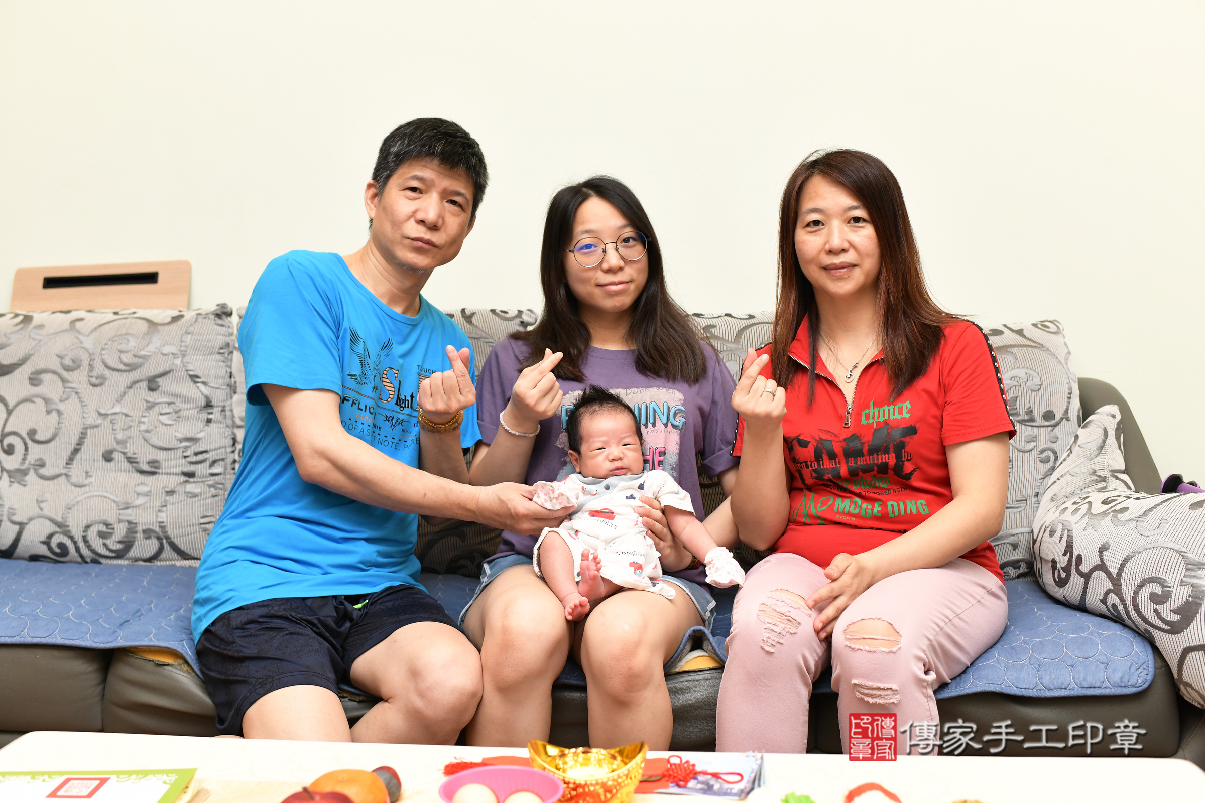 睿睿寶寶(新北市樹林區到府嬰兒睿睿寶寶滿月剃頭理髮、到府嬰兒剃胎毛儀式吉祥話)。到府剃頭剃胎毛主持、專業拍照、證書。★購買「臍帶章、肚臍章、胎毛筆刷印章」贈送：剃頭、收涎、抓周，三選一。2025.6.17，照片7