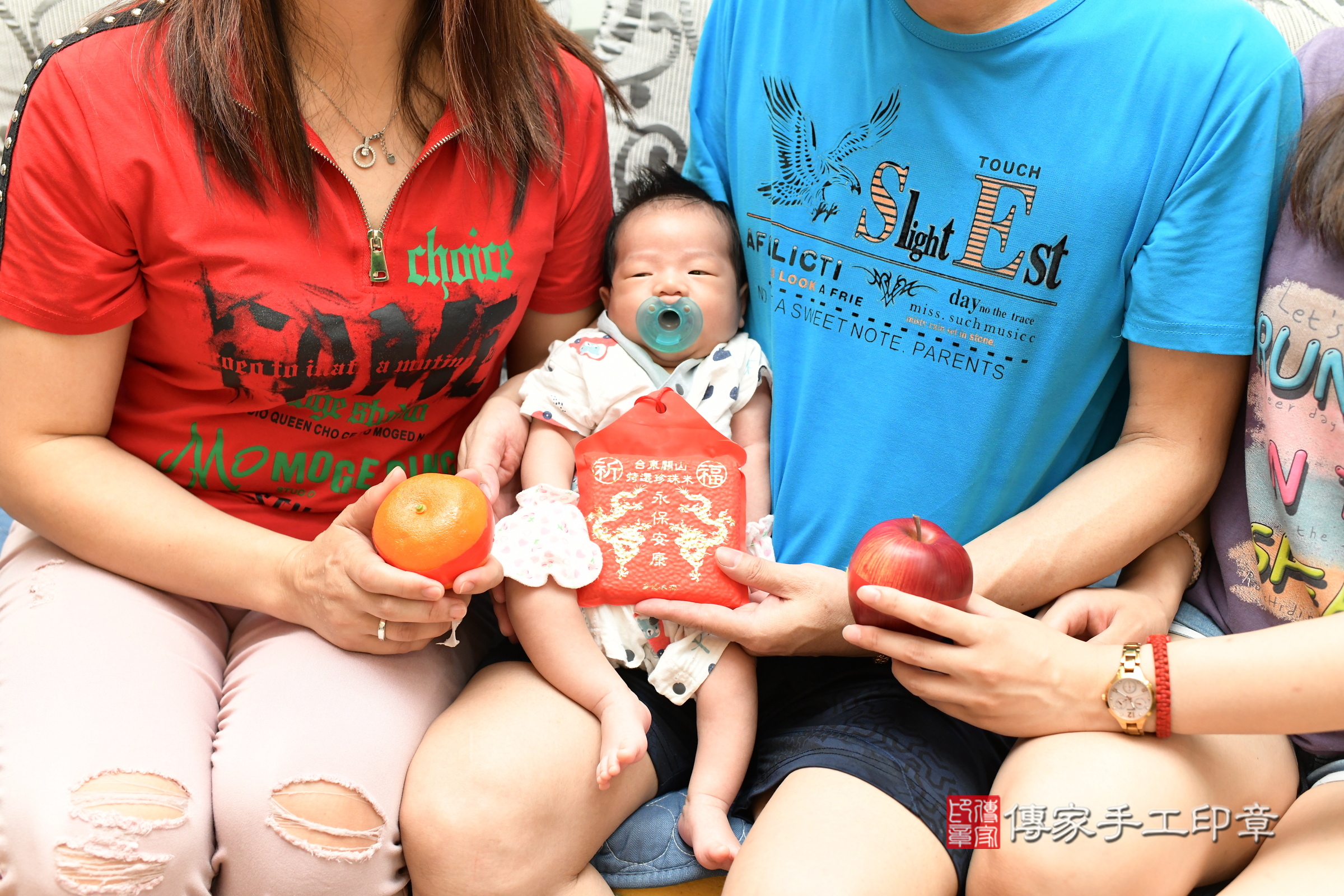 睿睿寶寶(新北市樹林區到府嬰兒睿睿寶寶滿月剃頭理髮、到府嬰兒剃胎毛儀式吉祥話)。到府剃頭剃胎毛主持、專業拍照、證書。★購買「臍帶章、肚臍章、胎毛筆刷印章」贈送：剃頭、收涎、抓周，三選一。2025.6.17，照片13