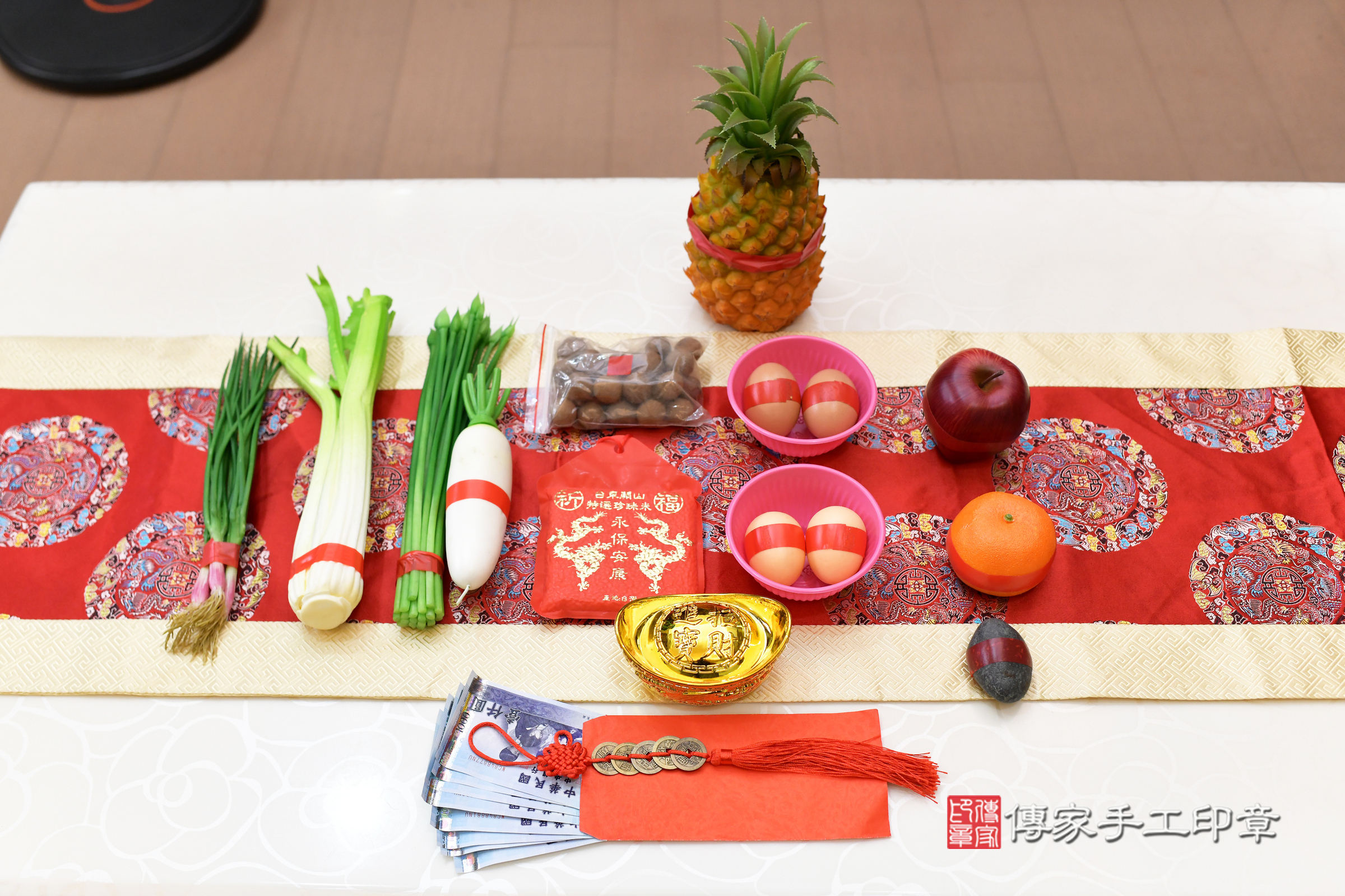 睿睿寶寶(新北市樹林區到府嬰兒睿睿寶寶滿月剃頭理髮、到府嬰兒剃胎毛儀式吉祥話)。到府剃頭剃胎毛主持、專業拍照、證書。★購買「臍帶章、肚臍章、胎毛筆刷印章」贈送：剃頭、收涎、抓周，三選一。2025.6.17，照片9