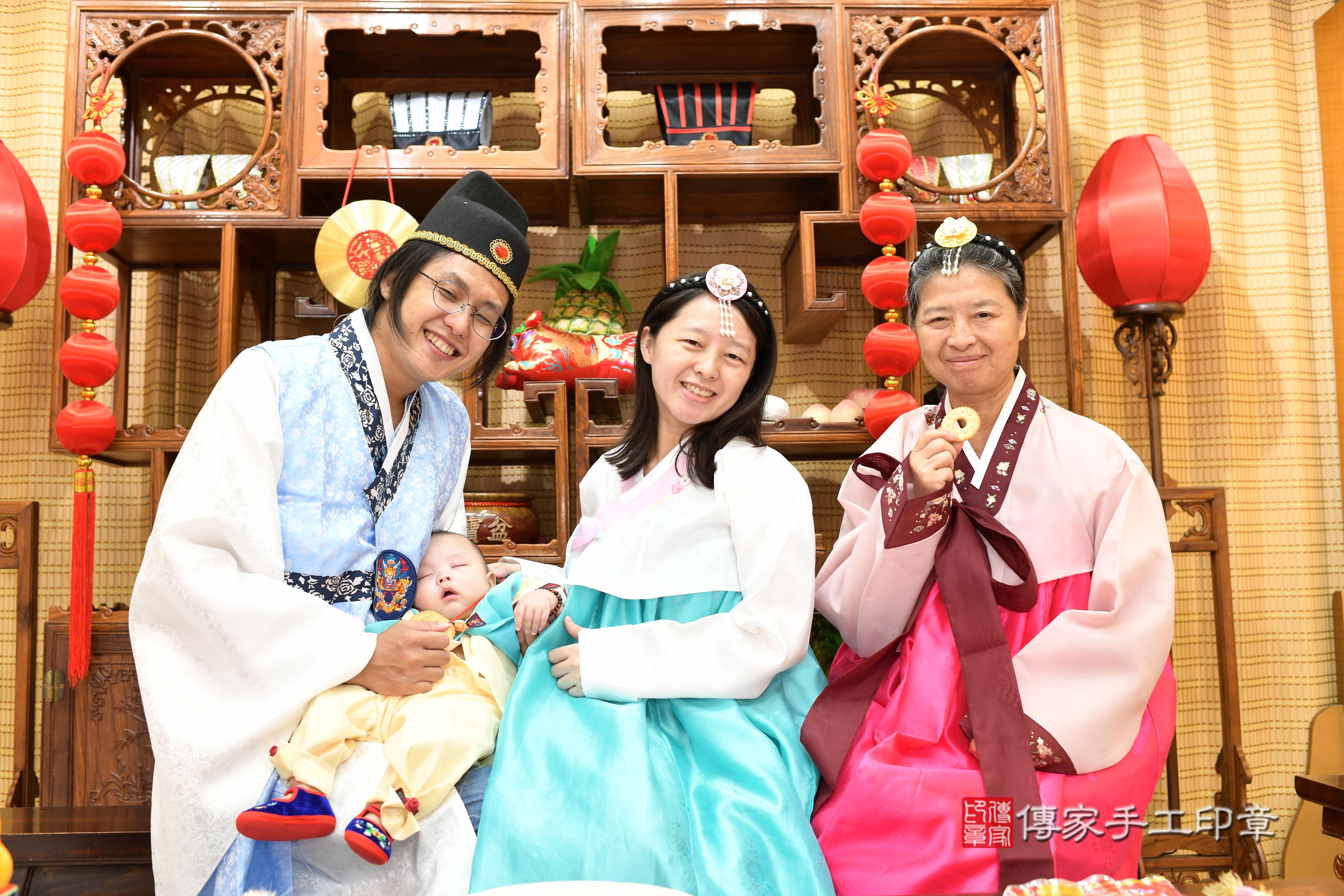 傳家手工印章台南店、抓周、度脺、中國風會場、傳家嬰兒古禮、吉祥話、抓周道具物品24種、拍照。抓周證書。寶寶抓周、滿周歲、生日快樂、祝福 傳家手工印章台南店、抓周、度脺、中國風會場、傳家嬰兒古禮、吉祥話、抓周道具物品24種、拍照。抓周證書。寶寶抓周、滿周歲、生日快樂、祝福