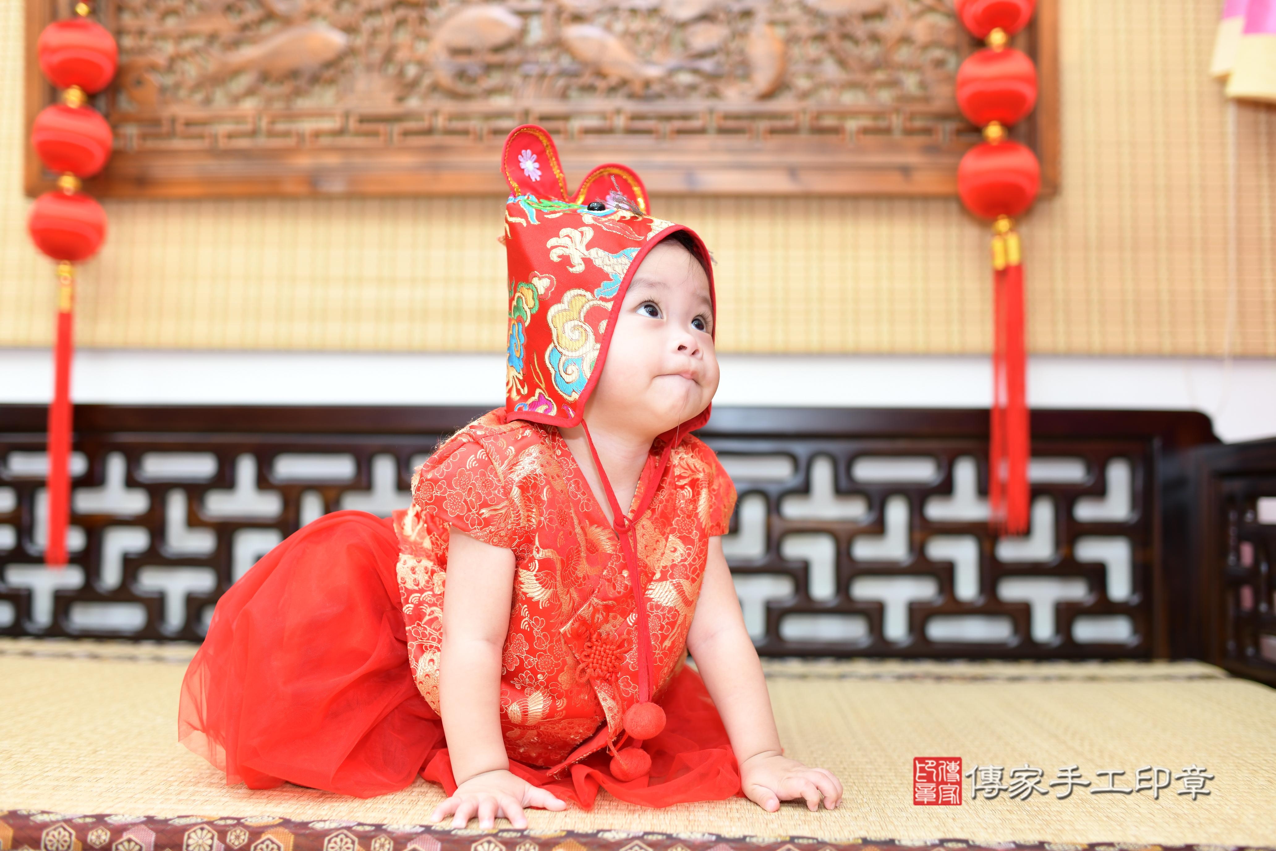 傳家手工印章台南店、抓周、度脺、中國風會場、傳家嬰兒古禮、吉祥話、抓周道具物品24種、拍照。抓周證書。寶寶抓周、滿周歲、生日快樂、祝福 傳家手工印章台南店、抓周、度脺、中國風會場、傳家嬰兒古禮、吉祥話、抓周道具物品24種、拍照。抓周證書。寶寶抓周、滿周歲、生日快樂、祝福