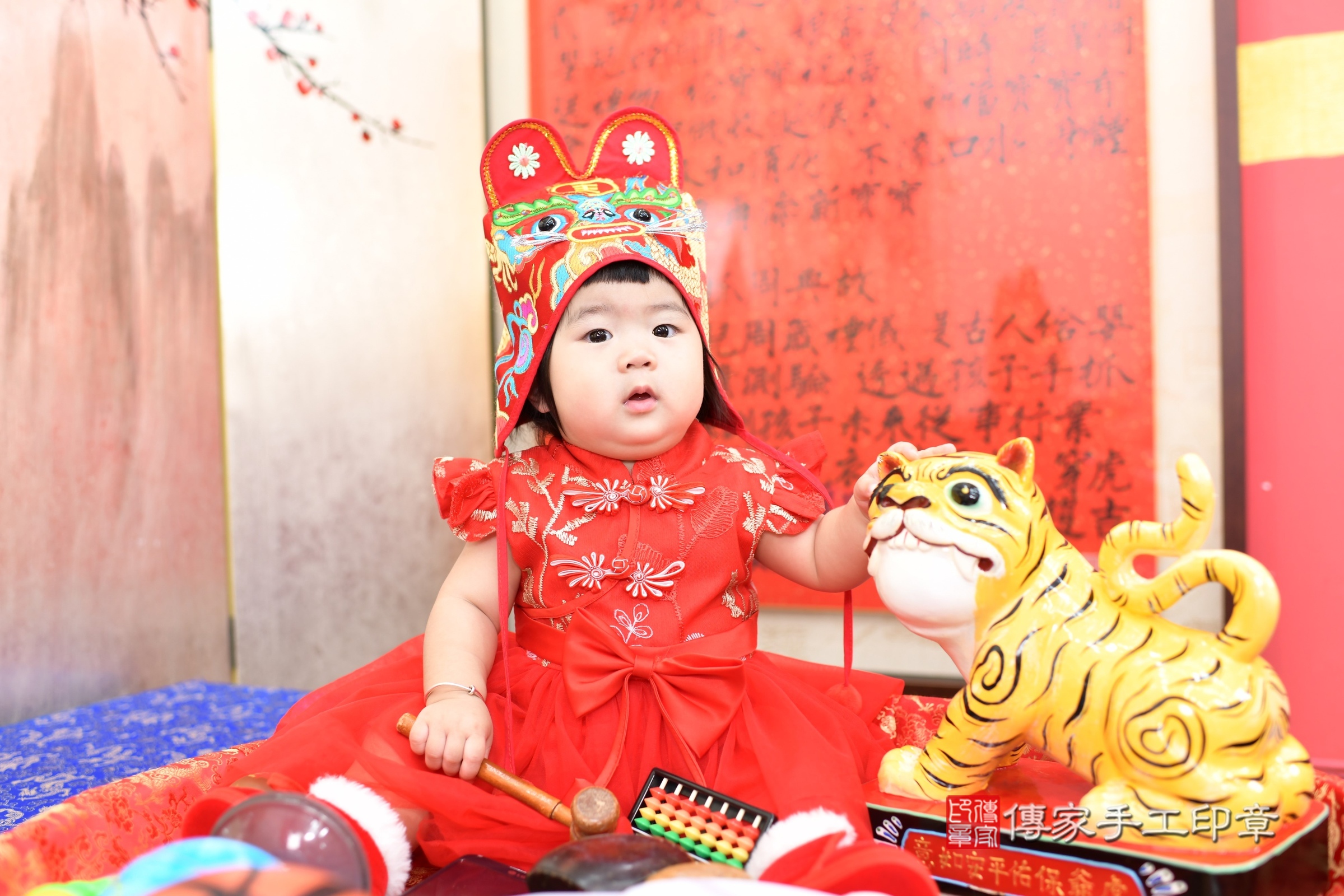 新北市永和區瑄瑄寶寶抓周推薦:傳家新北店抓周度脺中國風會場,嬰兒古禮抓周流程儀式吉祥話、抓周道具物品24種、拍照。抓周證書。2025.7.5,照片6 新北市永和區瑄瑄寶寶抓周推薦:傳家新北店抓周度脺中國風會場,嬰兒古禮抓周流程儀式吉祥話、抓周道具物品24種、拍照。抓周證書。2025.7.5,照片6