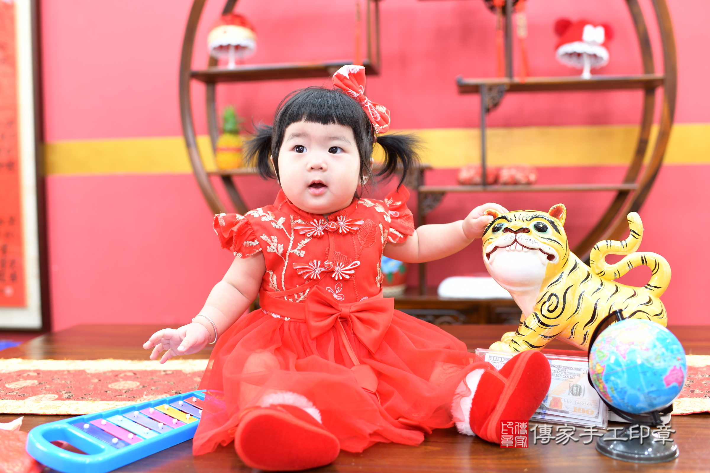 新北市永和區瑄瑄寶寶抓周推薦:傳家新北店抓周度脺中國風會場,嬰兒古禮抓周流程儀式吉祥話、抓周道具物品24種、拍照。抓周證書。2025.7.5,照片9 新北市永和區瑄瑄寶寶抓周推薦:傳家新北店抓周度脺中國風會場,嬰兒古禮抓周流程儀式吉祥話、抓周道具物品24種、拍照。抓周證書。2025.7.5,照片9