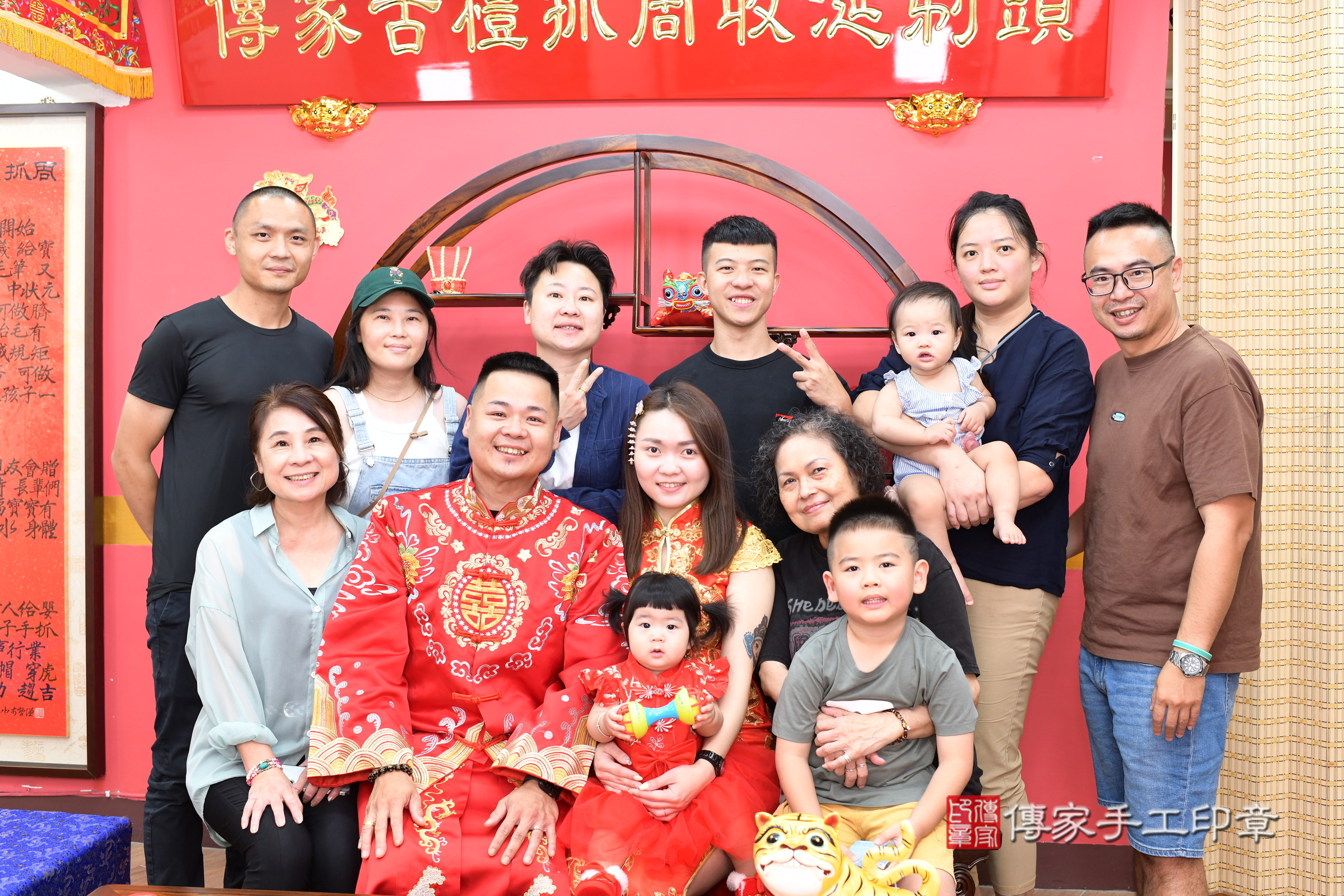 新北市永和區瑄瑄寶寶抓周推薦:傳家新北店抓周度脺中國風會場,嬰兒古禮抓周流程儀式吉祥話、抓周道具物品24種、拍照。抓周證書。2025.7.5,照片11 新北市永和區瑄瑄寶寶抓周推薦:傳家新北店抓周度脺中國風會場,嬰兒古禮抓周流程儀式吉祥話、抓周道具物品24種、拍照。抓周證書。2025.7.5,照片11