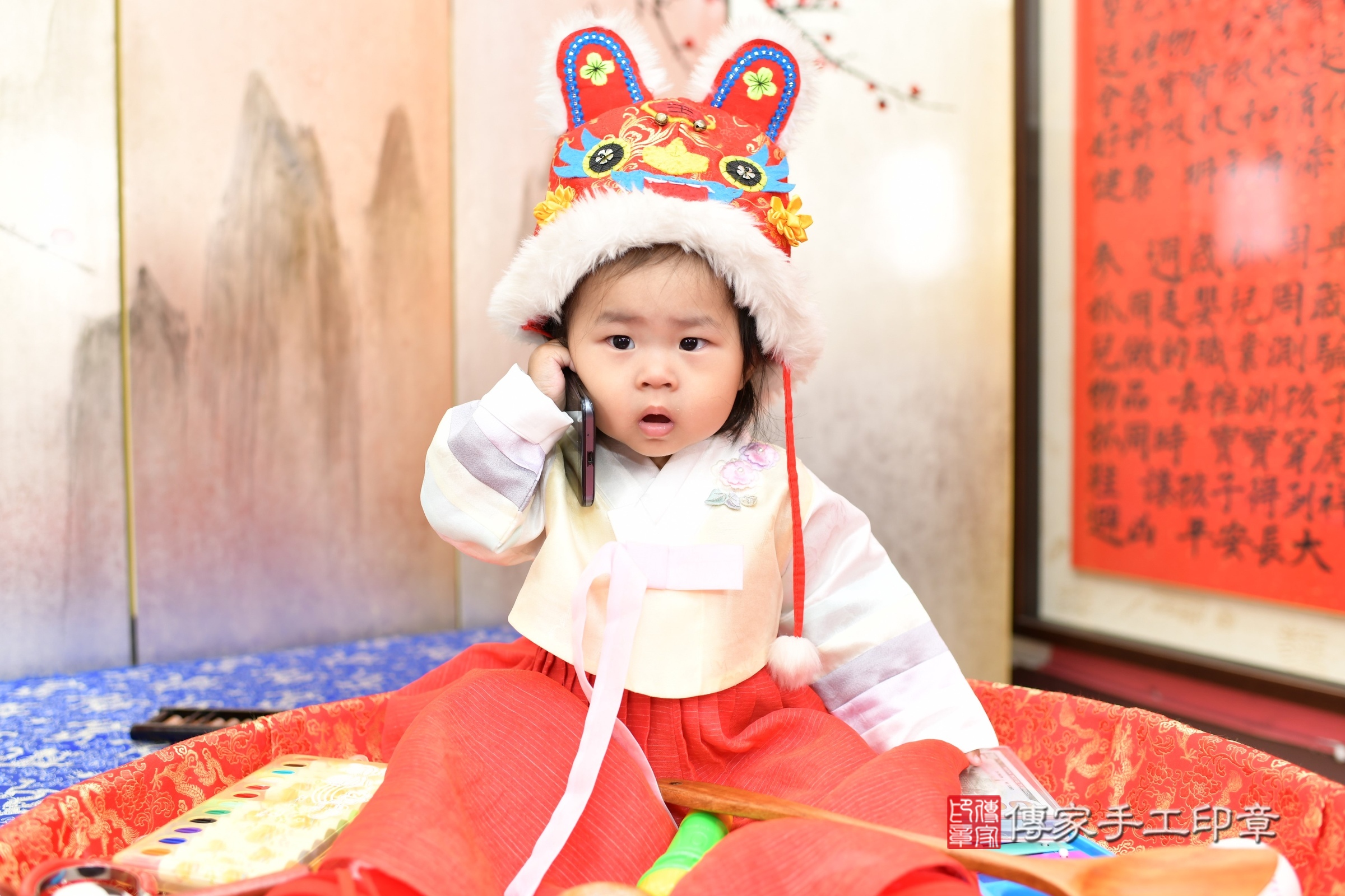 新北市永和區昀昀寶寶抓周推薦:傳家新北店抓周度脺中國風會場,嬰兒古禮抓周流程儀式吉祥話、抓周道具物品24種、拍照。抓周證書。2025.6.28,照片12 新北市永和區昀昀寶寶抓周推薦:傳家新北店抓周度脺中國風會場,嬰兒古禮抓周流程儀式吉祥話、抓周道具物品24種、拍照。抓周證書。2025.6.28,照片12