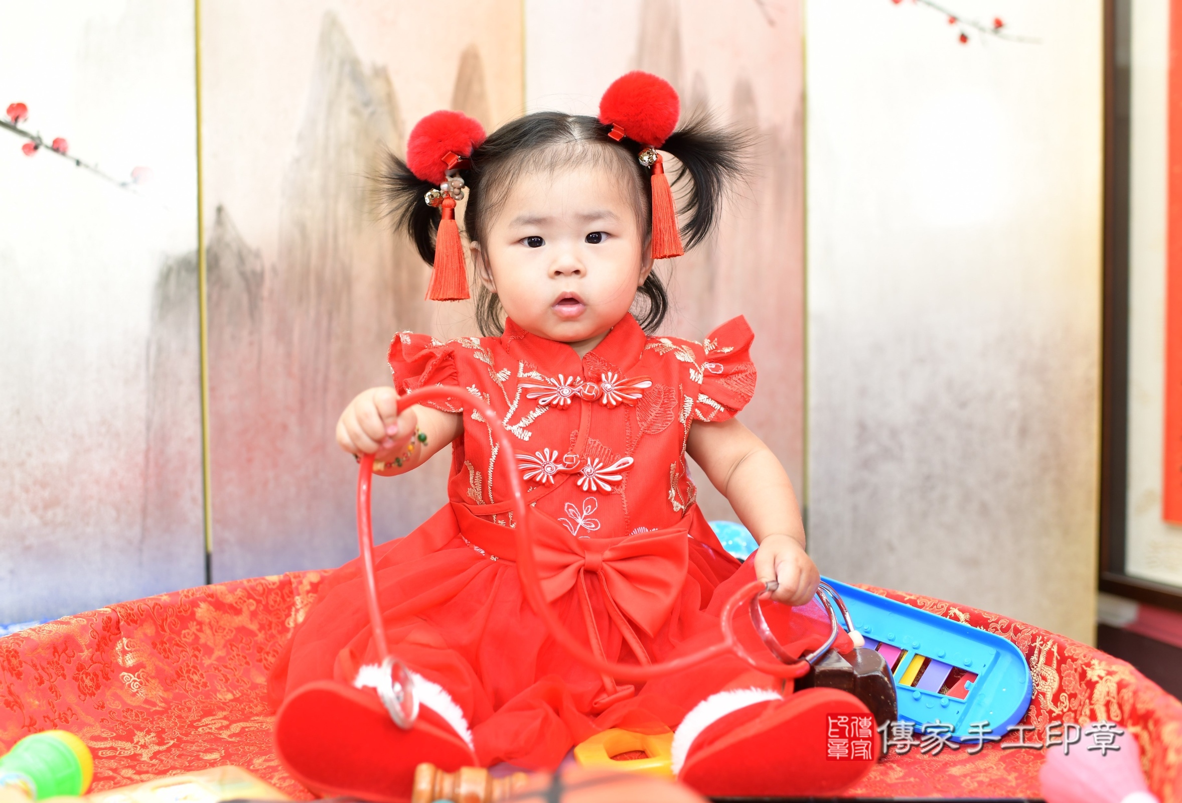 新北市永和區昀昀寶寶抓周推薦:傳家新北店抓周度脺中國風會場,嬰兒古禮抓周流程儀式吉祥話、抓周道具物品24種、拍照。抓周證書。2025.6.28,照片7 新北市永和區昀昀寶寶抓周推薦:傳家新北店抓周度脺中國風會場,嬰兒古禮抓周流程儀式吉祥話、抓周道具物品24種、拍照。抓周證書。2025.6.28,照片7