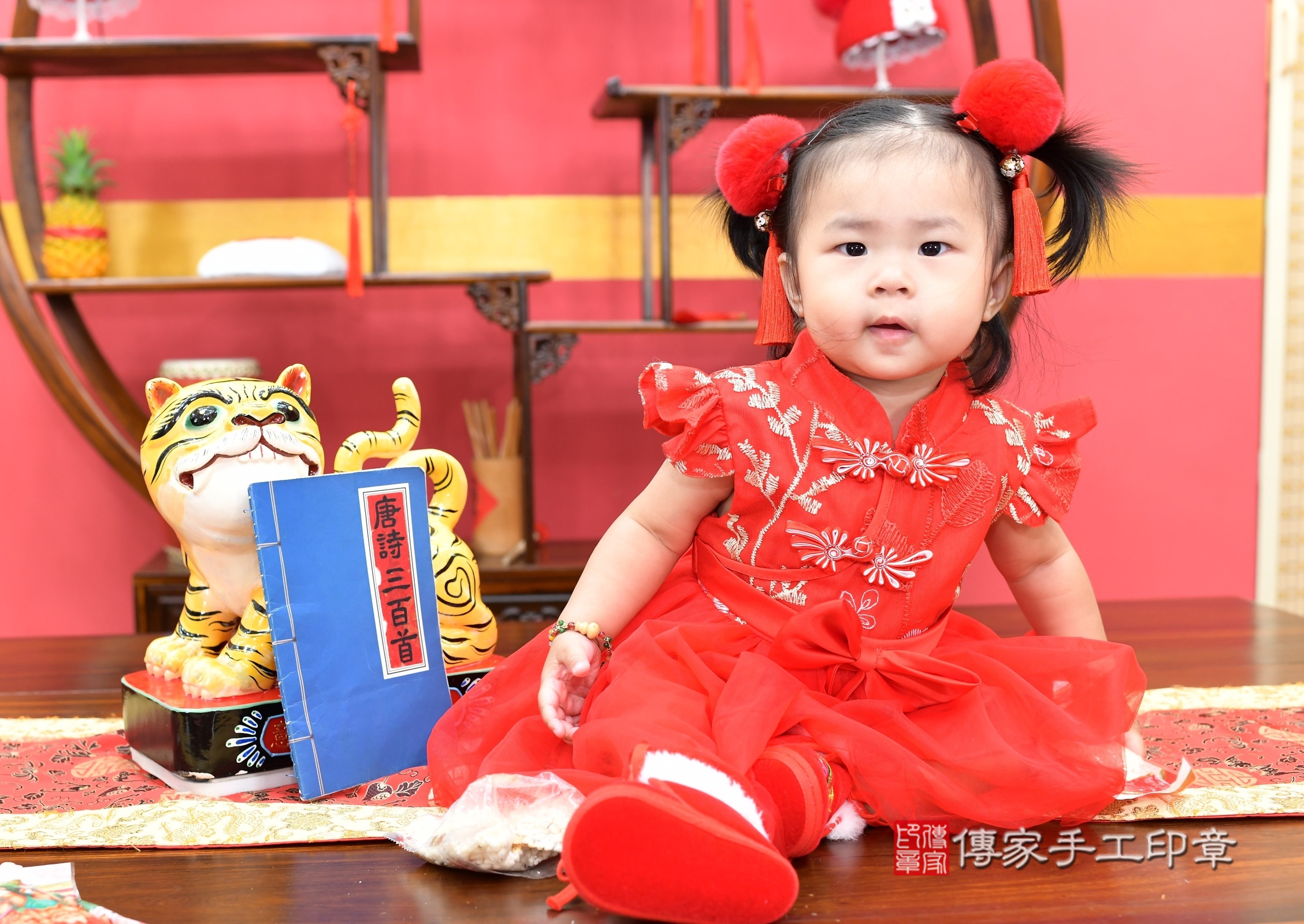 新北市永和區昀昀寶寶抓周推薦:傳家新北店抓周度脺中國風會場,嬰兒古禮抓周流程儀式吉祥話、抓周道具物品24種、拍照。抓周證書。2025.6.28,照片16 新北市永和區昀昀寶寶抓周推薦:傳家新北店抓周度脺中國風會場,嬰兒古禮抓周流程儀式吉祥話、抓周道具物品24種、拍照。抓周證書。2025.6.28,照片16