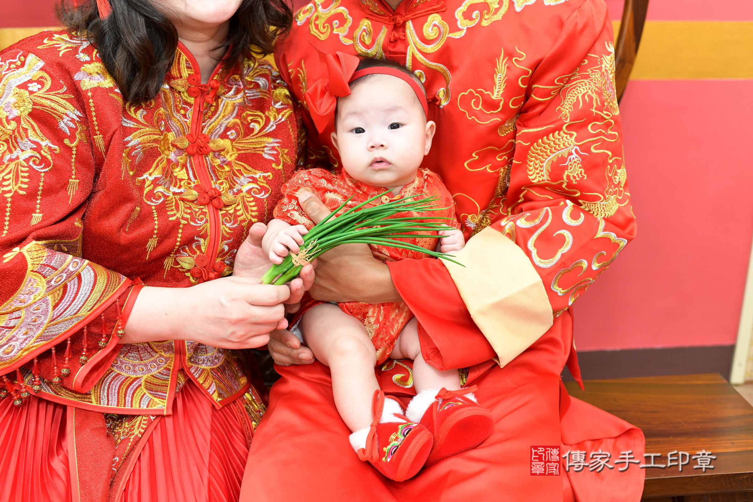 新北市永和區榛榛寶寶收涎推薦:傳家新北店收涎中國風會場,嬰兒古禮收涎收口水流程儀式、收涎吉祥話、收涎餅乾、收涎拍照。收涎證書。2025.7.26,照片7 新北市永和區榛榛寶寶收涎推薦:傳家新北店收涎中國風會場,嬰兒古禮收涎收口水流程儀式、收涎吉祥話、收涎餅乾、收涎拍照。收涎證書。2025.7.26,照片7