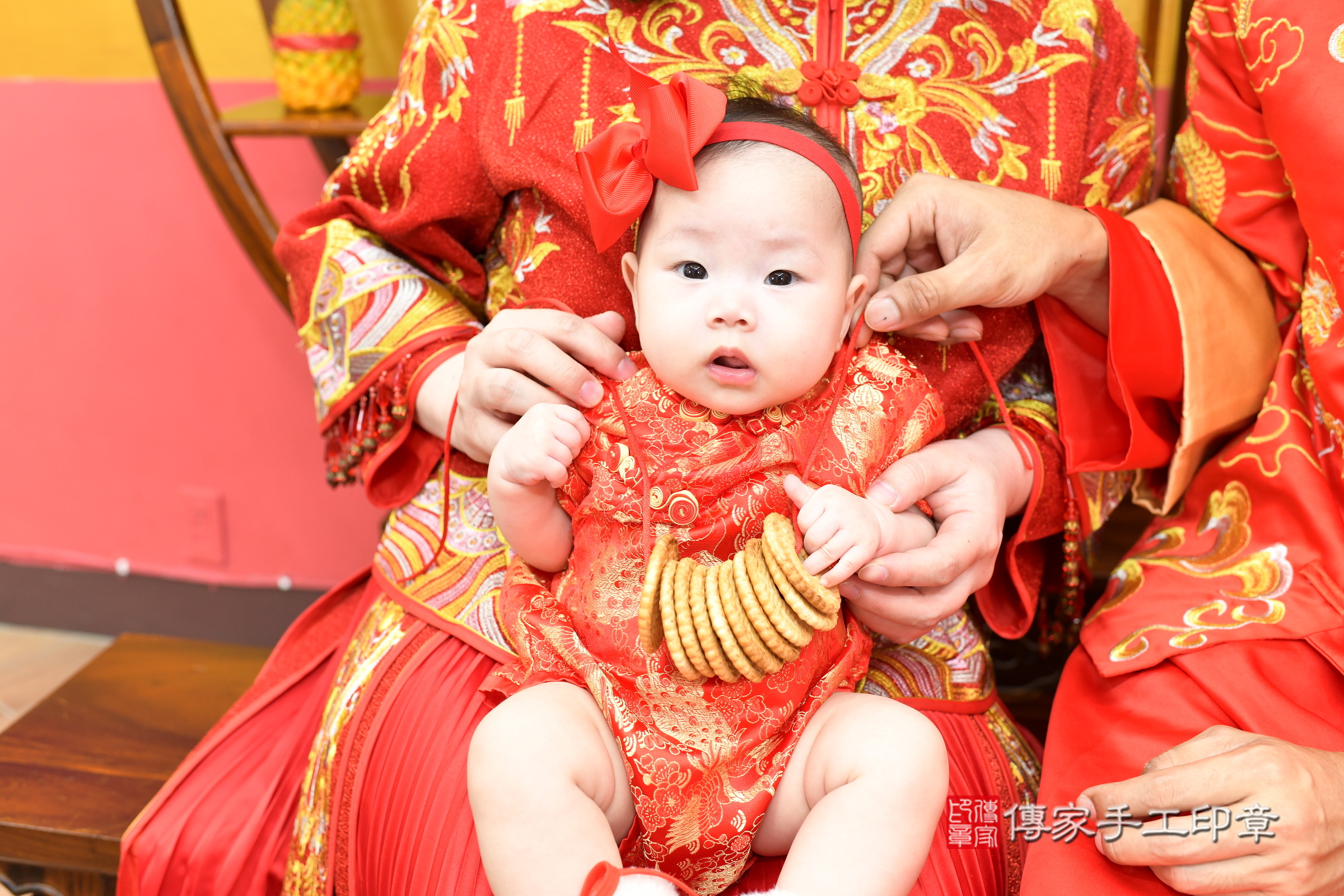 新北市永和區榛榛寶寶收涎推薦:傳家新北店收涎中國風會場,嬰兒古禮收涎收口水流程儀式、收涎吉祥話、收涎餅乾、收涎拍照。收涎證書。2025.7.26,照片12 新北市永和區榛榛寶寶收涎推薦:傳家新北店收涎中國風會場,嬰兒古禮收涎收口水流程儀式、收涎吉祥話、收涎餅乾、收涎拍照。收涎證書。2025.7.26,照片12