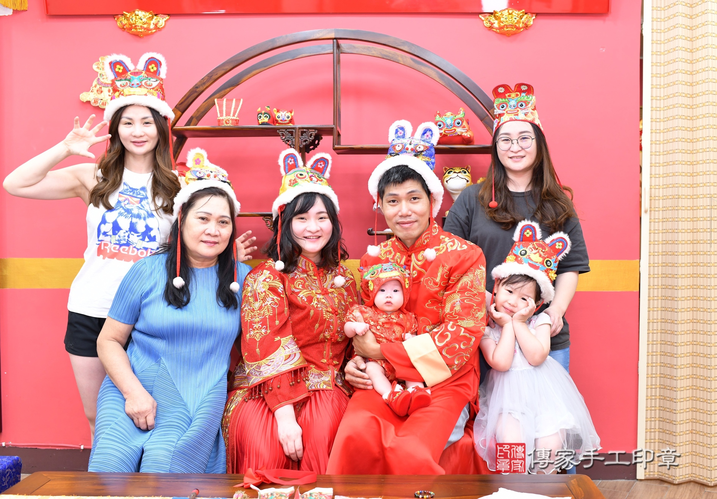 新北市永和區榛榛寶寶收涎推薦:傳家新北店收涎中國風會場,嬰兒古禮收涎收口水流程儀式、收涎吉祥話、收涎餅乾、收涎拍照。收涎證書。2025.7.26,照片15 新北市永和區榛榛寶寶收涎推薦:傳家新北店收涎中國風會場,嬰兒古禮收涎收口水流程儀式、收涎吉祥話、收涎餅乾、收涎拍照。收涎證書。2025.7.26,照片15