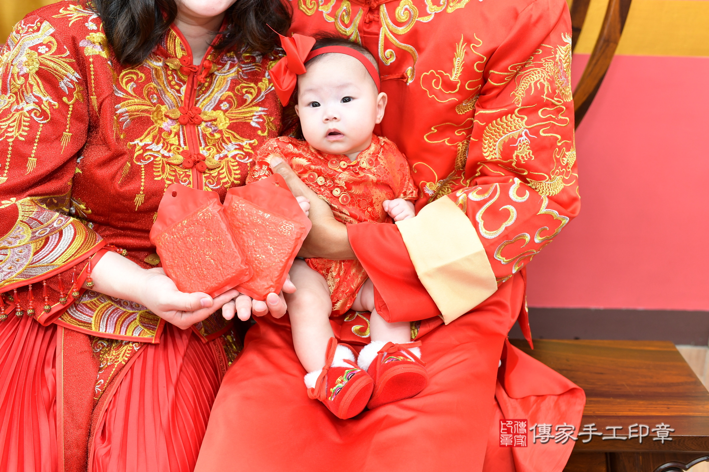 新北市永和區榛榛寶寶收涎推薦:傳家新北店收涎中國風會場,嬰兒古禮收涎收口水流程儀式、收涎吉祥話、收涎餅乾、收涎拍照。收涎證書。2025.7.26,照片6 新北市永和區榛榛寶寶收涎推薦:傳家新北店收涎中國風會場,嬰兒古禮收涎收口水流程儀式、收涎吉祥話、收涎餅乾、收涎拍照。收涎證書。2025.7.26,照片6