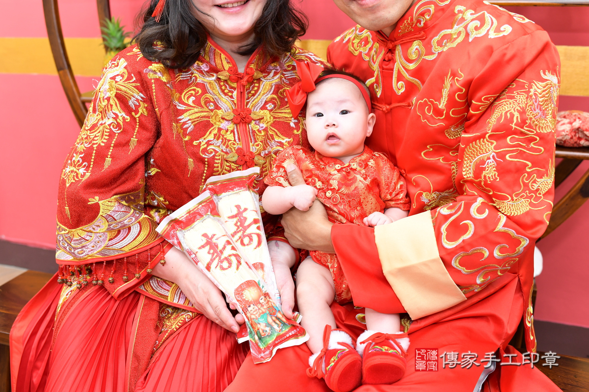 新北市永和區榛榛寶寶收涎推薦:傳家新北店收涎中國風會場,嬰兒古禮收涎收口水流程儀式、收涎吉祥話、收涎餅乾、收涎拍照。收涎證書。2025.7.26,照片4 新北市永和區榛榛寶寶收涎推薦:傳家新北店收涎中國風會場,嬰兒古禮收涎收口水流程儀式、收涎吉祥話、收涎餅乾、收涎拍照。收涎證書。2025.7.26,照片4