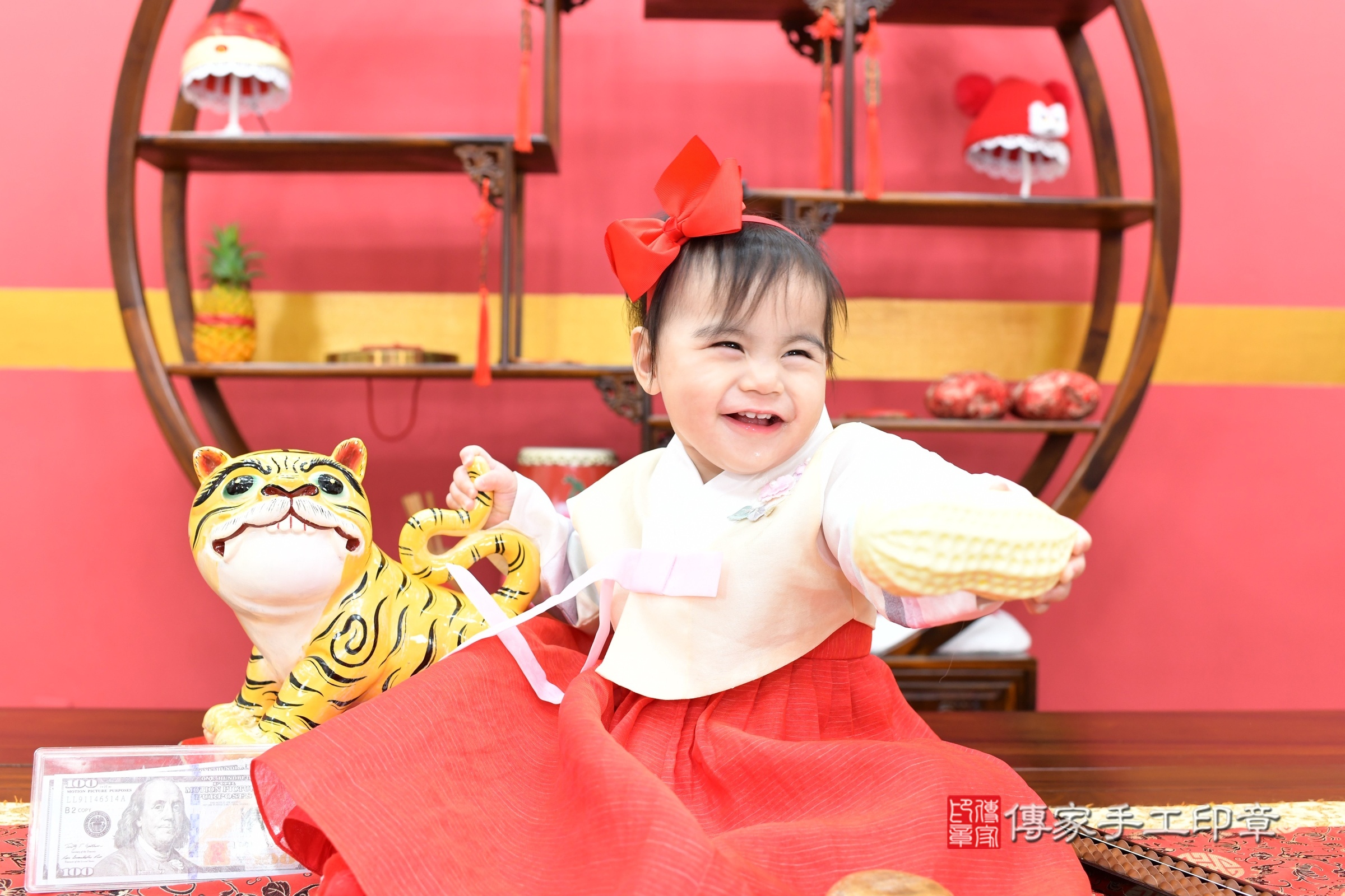 新北市永和區昕昕寶寶抓周推薦:傳家新北店抓周度脺中國風會場,嬰兒古禮抓周流程儀式吉祥話、抓周道具物品24種、拍照。抓周證書。2025.7.24,照片13 新北市永和區昕昕寶寶抓周推薦:傳家新北店抓周度脺中國風會場,嬰兒古禮抓周流程儀式吉祥話、抓周道具物品24種、拍照。抓周證書。2025.7.24,照片13