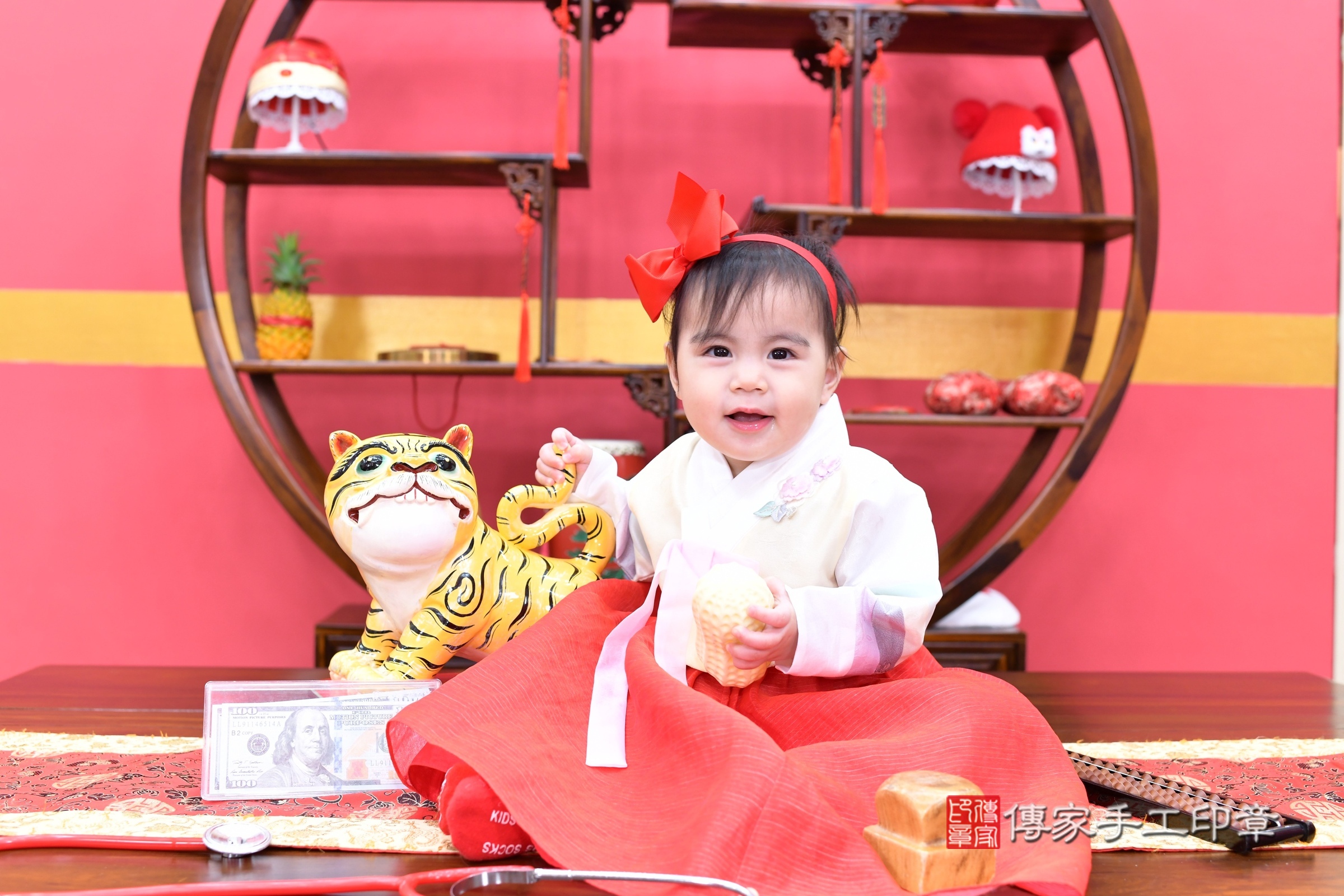 新北市永和區昕昕寶寶抓周推薦:傳家新北店抓周度脺中國風會場,嬰兒古禮抓周流程儀式吉祥話、抓周道具物品24種、拍照。抓周證書。2025.7.24,照片14 新北市永和區昕昕寶寶抓周推薦:傳家新北店抓周度脺中國風會場,嬰兒古禮抓周流程儀式吉祥話、抓周道具物品24種、拍照。抓周證書。2025.7.24,照片14