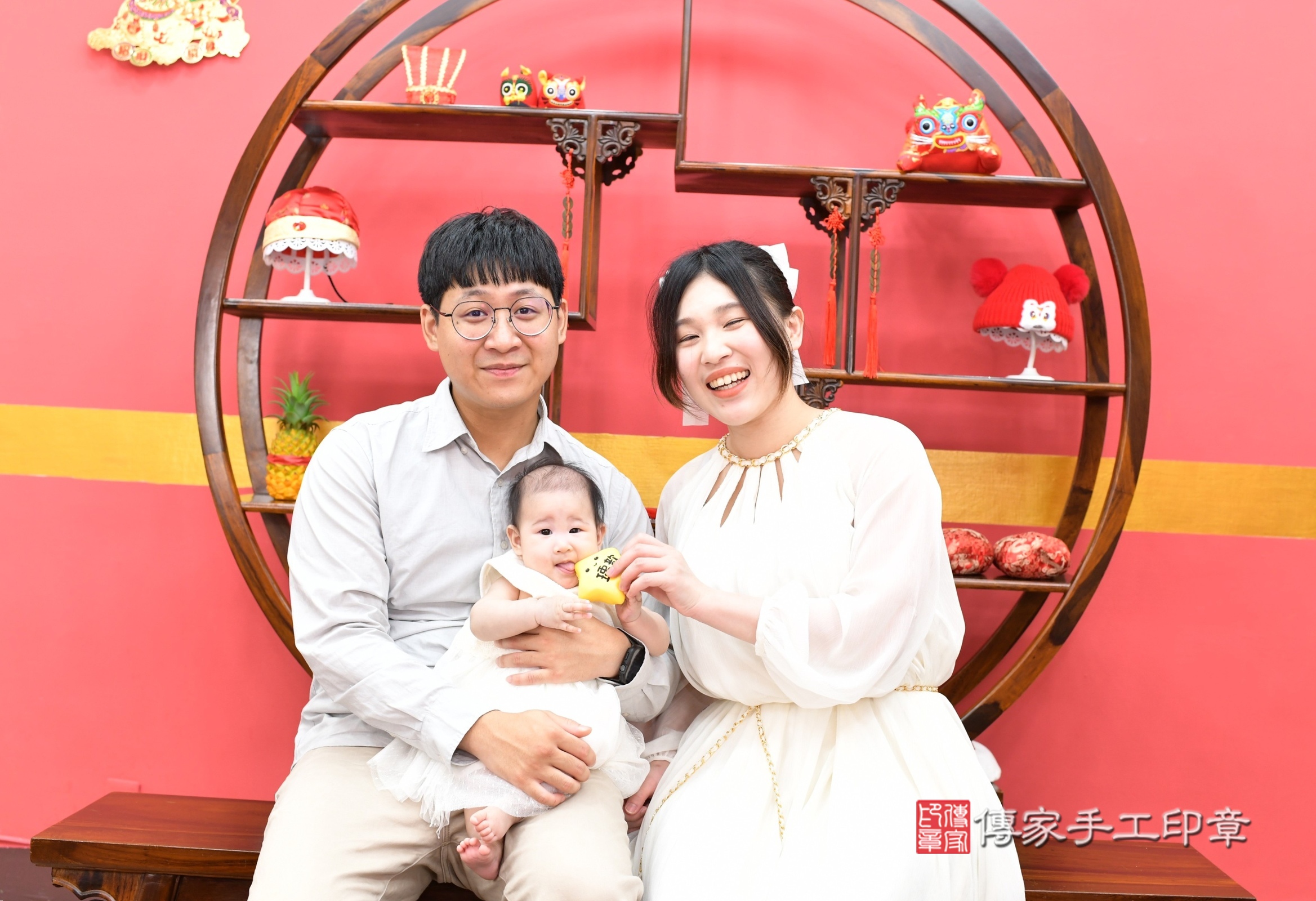 新北市永和區歆歆寶寶收涎推薦:傳家新北店收涎中國風會場,嬰兒古禮收涎收口水流程儀式、收涎吉祥話、收涎餅乾、收涎拍照。收涎證書。2025.7.28,照片7 新北市永和區歆歆寶寶收涎推薦:傳家新北店收涎中國風會場,嬰兒古禮收涎收口水流程儀式、收涎吉祥話、收涎餅乾、收涎拍照。收涎證書。2025.7.28,照片7