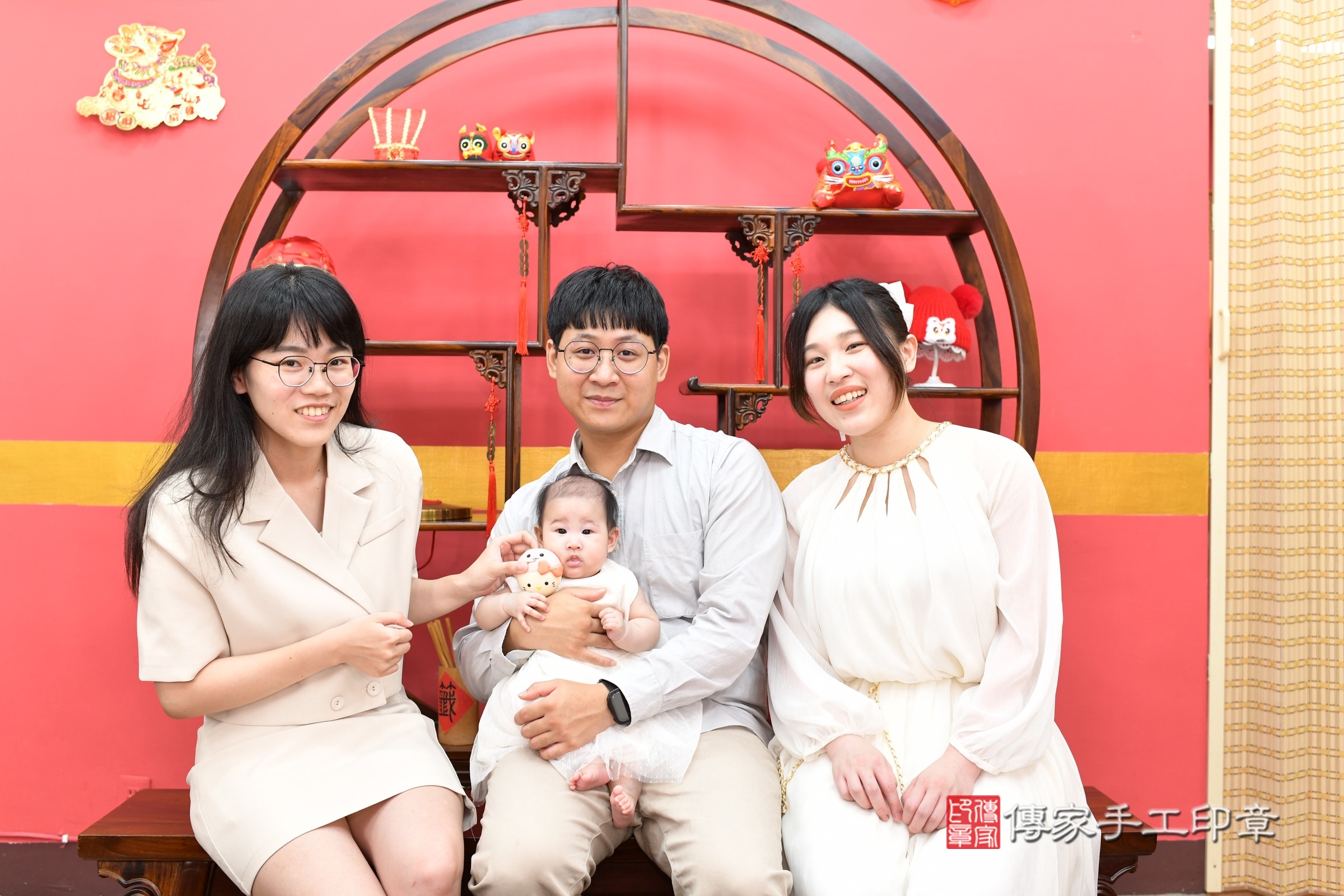 新北市永和區歆歆寶寶收涎推薦:傳家新北店收涎中國風會場,嬰兒古禮收涎收口水流程儀式、收涎吉祥話、收涎餅乾、收涎拍照。收涎證書。2025.7.28,照片11 新北市永和區歆歆寶寶收涎推薦:傳家新北店收涎中國風會場,嬰兒古禮收涎收口水流程儀式、收涎吉祥話、收涎餅乾、收涎拍照。收涎證書。2025.7.28,照片11