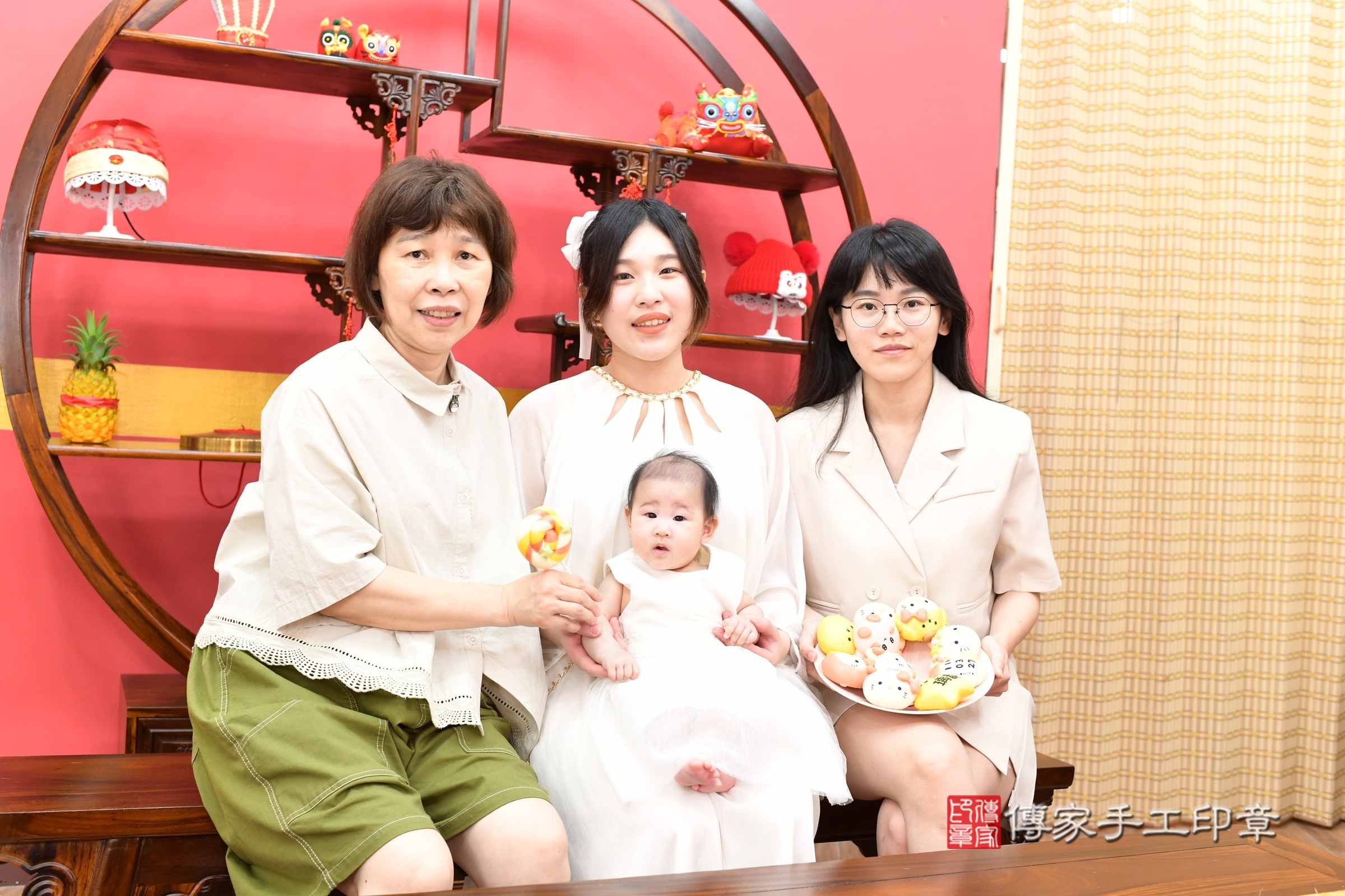 新北市永和區歆歆寶寶收涎推薦:傳家新北店收涎中國風會場,嬰兒古禮收涎收口水流程儀式、收涎吉祥話、收涎餅乾、收涎拍照。收涎證書。2025.7.28,照片4 新北市永和區歆歆寶寶收涎推薦:傳家新北店收涎中國風會場,嬰兒古禮收涎收口水流程儀式、收涎吉祥話、收涎餅乾、收涎拍照。收涎證書。2025.7.28,照片4