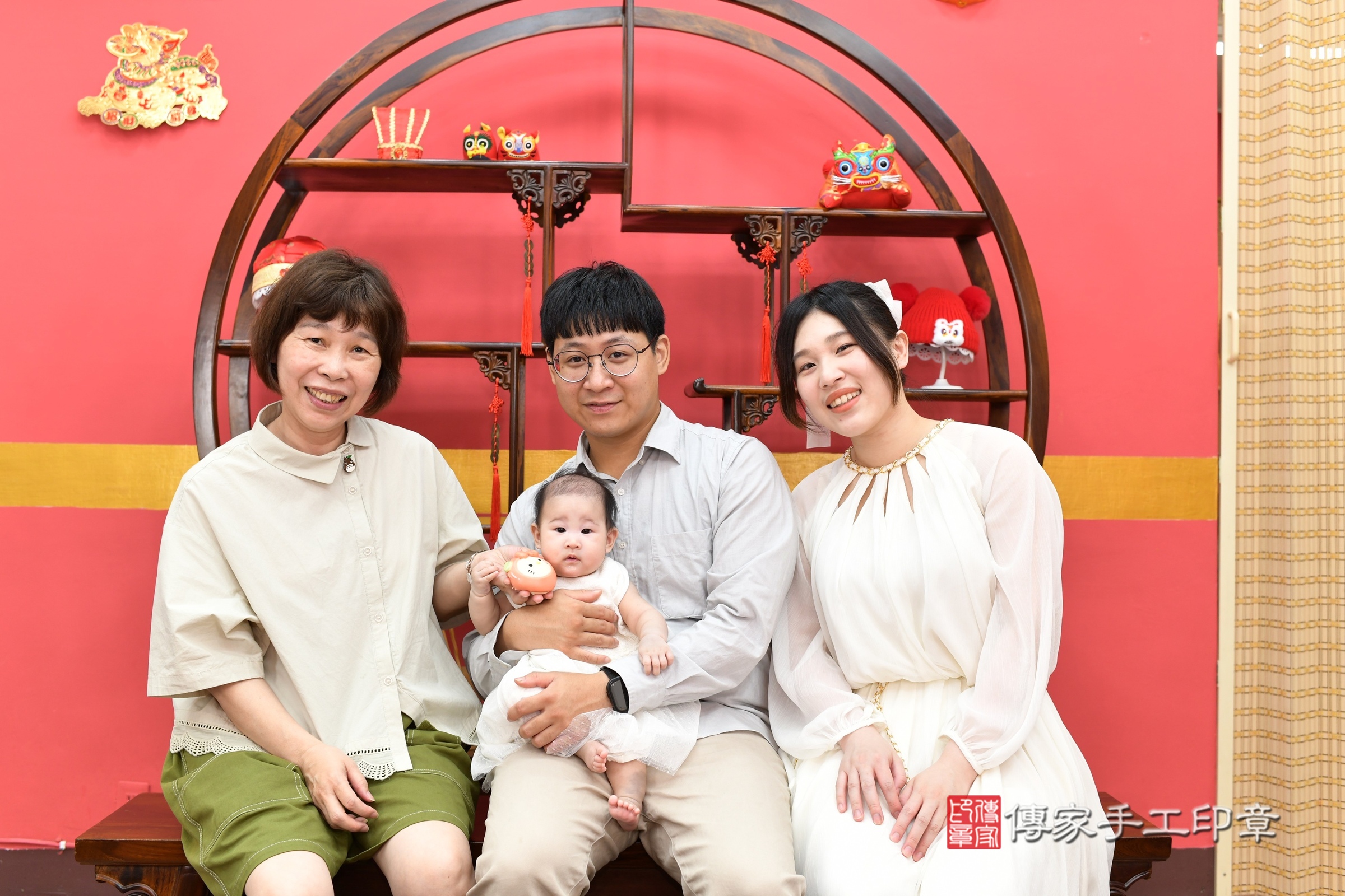 新北市永和區歆歆寶寶收涎推薦:傳家新北店收涎中國風會場,嬰兒古禮收涎收口水流程儀式、收涎吉祥話、收涎餅乾、收涎拍照。收涎證書。2025.7.28,照片9 新北市永和區歆歆寶寶收涎推薦:傳家新北店收涎中國風會場,嬰兒古禮收涎收口水流程儀式、收涎吉祥話、收涎餅乾、收涎拍照。收涎證書。2025.7.28,照片9