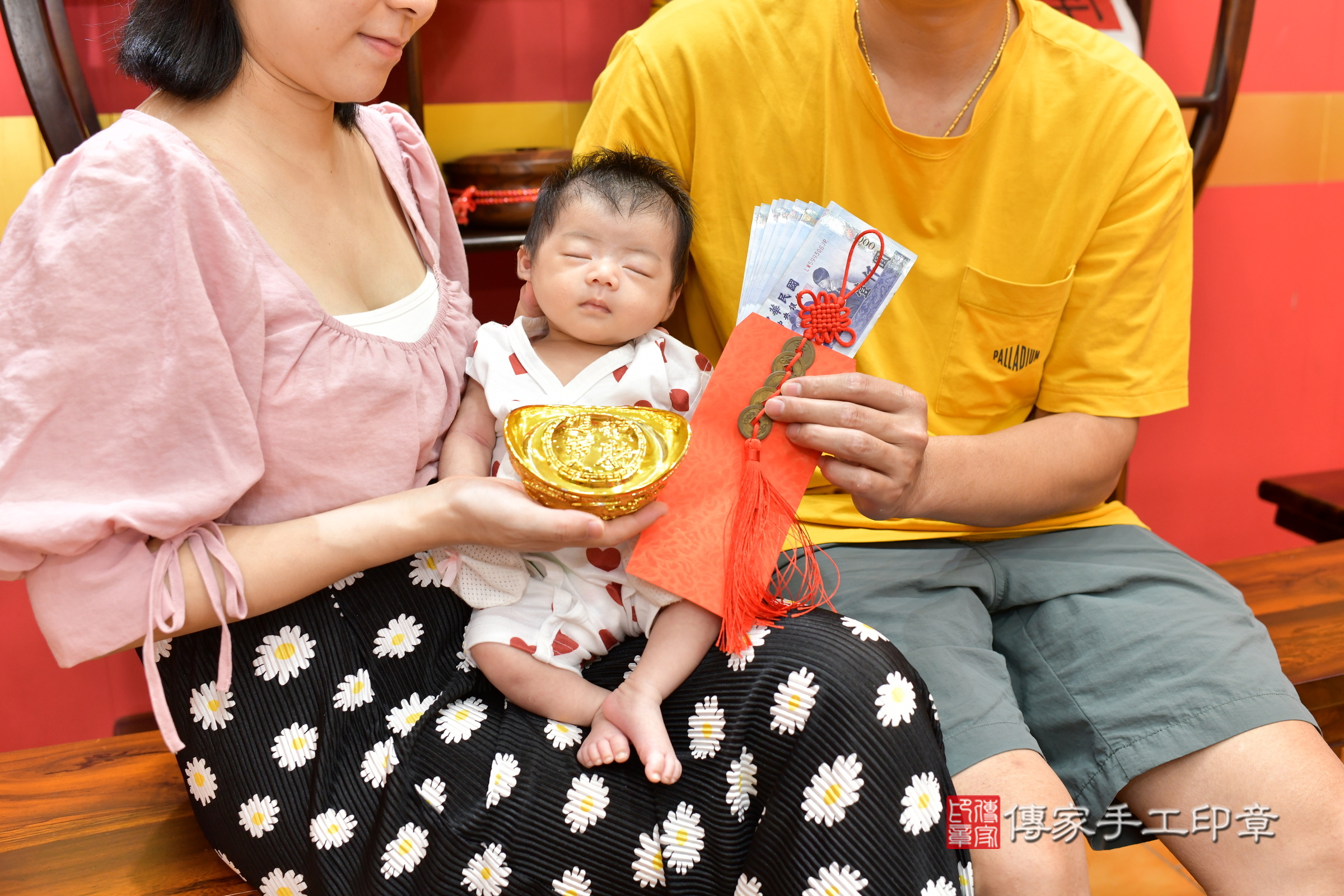 玥玥寶寶(桃園市八德區嬰兒寶寶滿月剃頭理髮、嬰兒剃胎毛儀式吉祥話)。中國風會場,爸媽寶貝穿「日中韓」古裝禮服。專業拍照、證書。★購買「臍帶章、肚臍章、胎毛筆刷印章」贈送:剃頭、收涎、抓周,三選一。2025.7.29,照片10 玥玥寶寶(桃園市八德區嬰兒寶寶滿月剃頭理髮、嬰兒剃胎毛儀式吉祥話)。中國風會場,爸媽寶貝穿「日中韓」古裝禮服。專業拍照、證書。★購買「臍帶章、肚臍章、胎毛筆刷印章」贈送:剃頭、收涎、抓周,三選一。2025.7.29,照片10