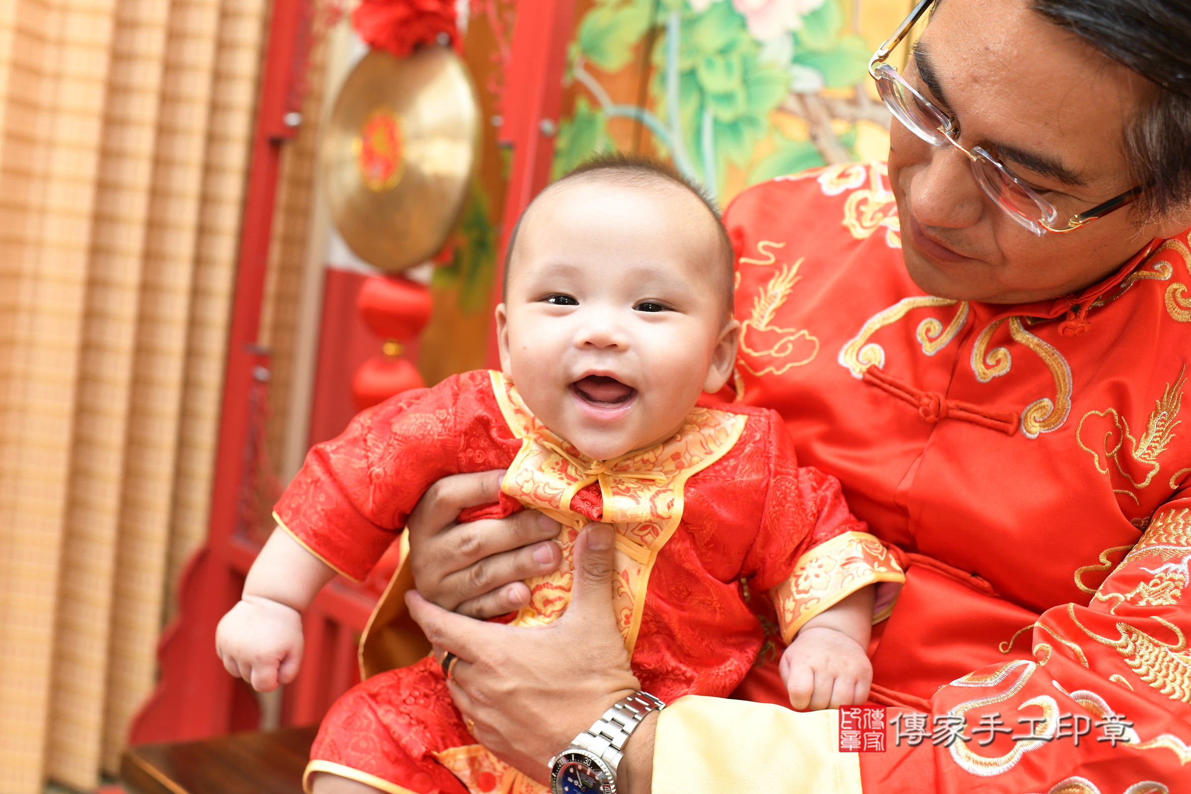 台北市大同區恩恩寶寶收涎推薦:傳家台北店收涎中國風會場,嬰兒古禮收涎收口水流程儀式、收涎吉祥話、收涎餅乾、收涎拍照。收涎證書。2025.7.26,照片5 台北市大同區恩恩寶寶收涎推薦:傳家台北店收涎中國風會場,嬰兒古禮收涎收口水流程儀式、收涎吉祥話、收涎餅乾、收涎拍照。收涎證書。2025.7.26,照片5