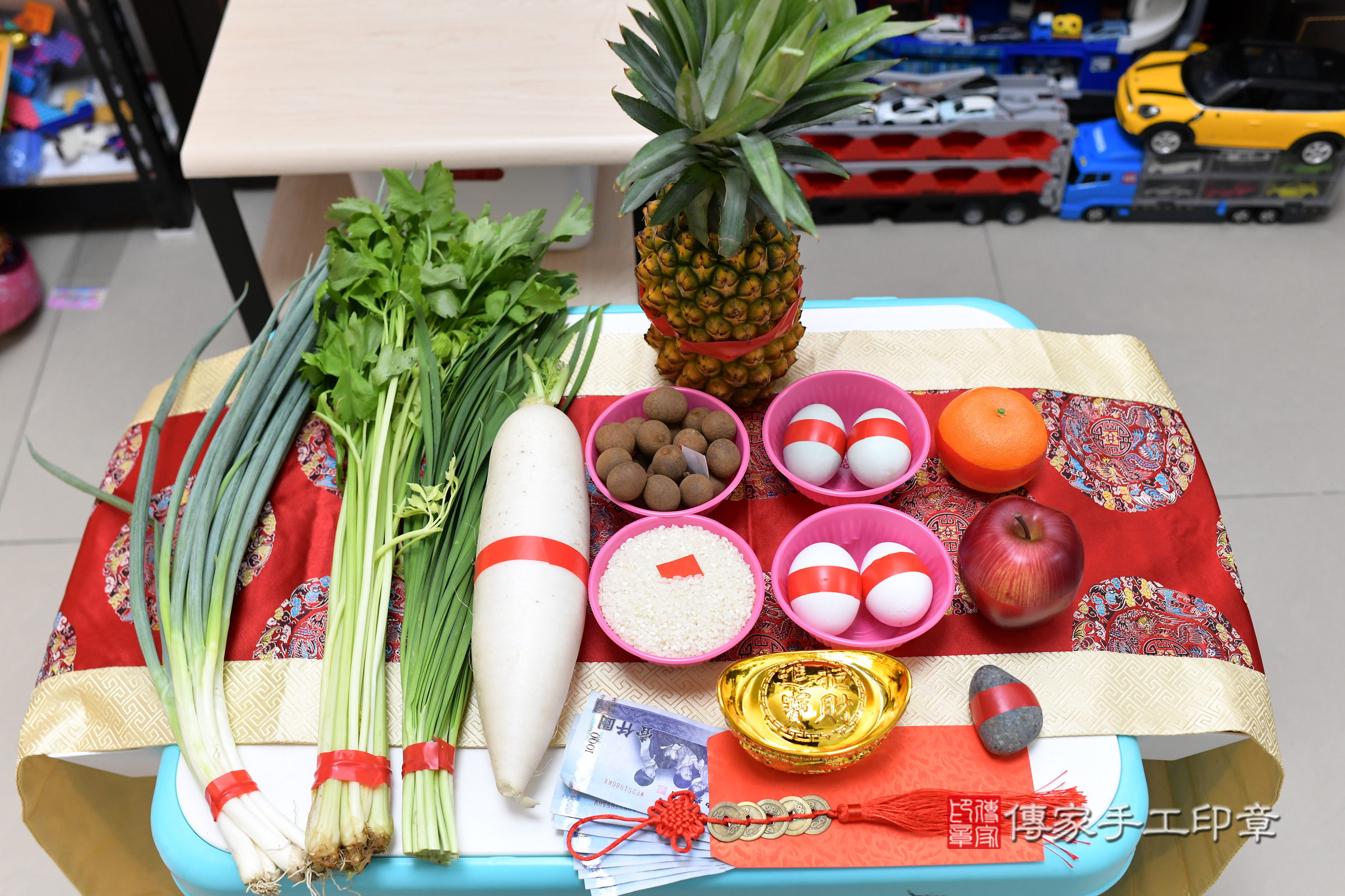 蕗蕗寶寶(新北市八里區到府嬰兒蕗蕗寶寶滿月剃頭理髮、到府嬰兒剃胎毛儀式吉祥話)。到府剃頭剃胎毛主持、專業拍照、證書。★購買「臍帶章、肚臍章、胎毛筆刷印章」贈送:剃頭、收涎、抓周,三選一。2025.7.8,照片6 蕗蕗寶寶(新北市八里區到府嬰兒蕗蕗寶寶滿月剃頭理髮、到府嬰兒剃胎毛儀式吉祥話)。到府剃頭剃胎毛主持、專業拍照、證書。★購買「臍帶章、肚臍章、胎毛筆刷印章」贈送:剃頭、收涎、抓周,三選一。2025.7.8,照片6