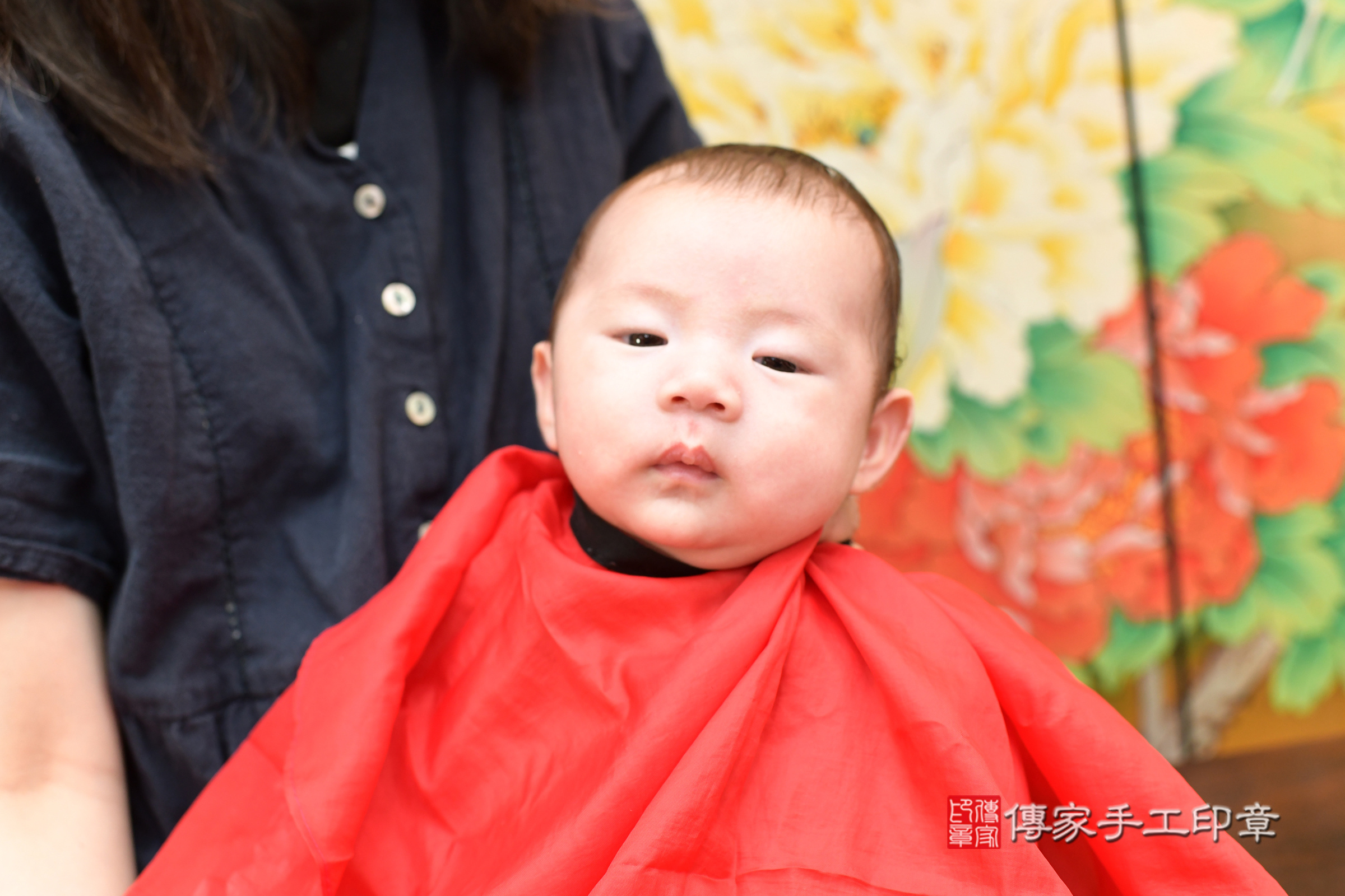 洋洋寶寶(台北市大同區嬰兒寶寶滿月剃頭理髮、嬰兒剃胎毛儀式吉祥話)。中國風會場，爸媽寶貝穿「日中韓」古裝禮服。專業拍照、證書。★購買「臍帶章、肚臍章、胎毛筆刷印章」贈送：剃頭、收涎、抓周，三選一。2025.7.18，照片12