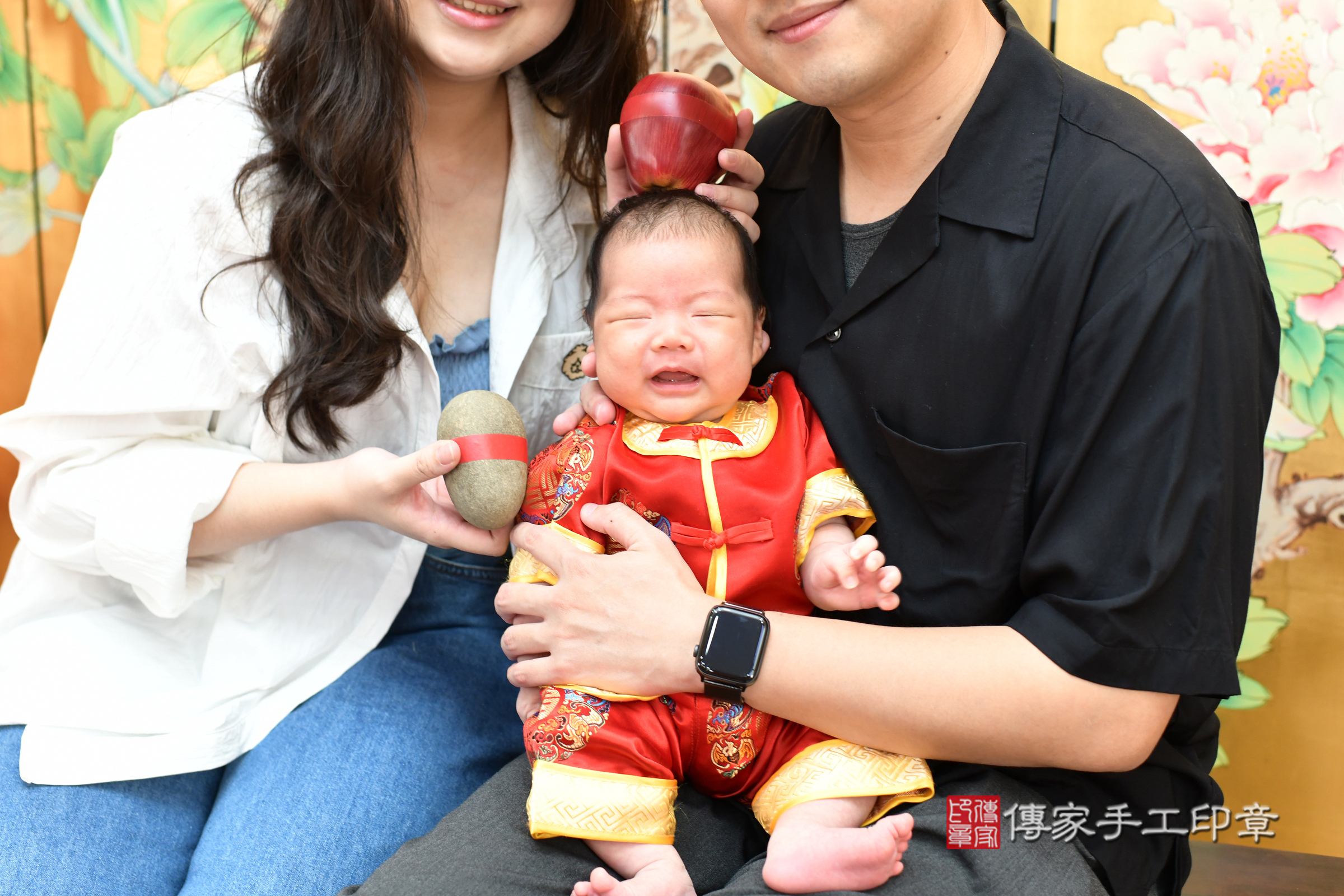 宸宸寶寶(台北市大同區嬰兒寶寶滿月剃頭理髮、嬰兒剃胎毛儀式吉祥話)。中國風會場，爸媽寶貝穿「日中韓」古裝禮服。專業拍照、證書。★購買「臍帶章、肚臍章、胎毛筆刷印章」贈送：剃頭、收涎、抓周，三選一。2025.7.19，照片15