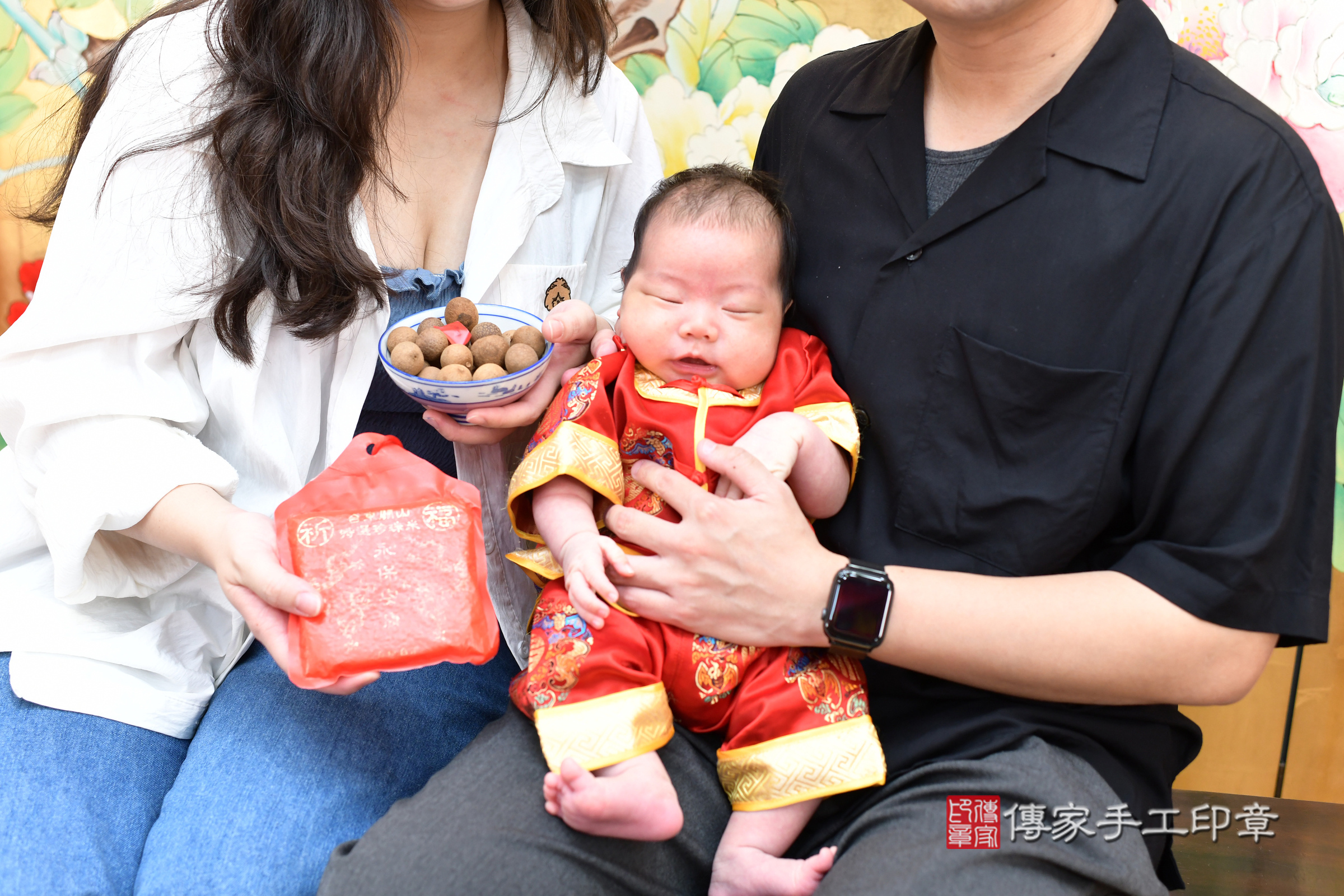 宸宸寶寶(台北市大同區嬰兒寶寶滿月剃頭理髮、嬰兒剃胎毛儀式吉祥話)。中國風會場，爸媽寶貝穿「日中韓」古裝禮服。專業拍照、證書。★購買「臍帶章、肚臍章、胎毛筆刷印章」贈送：剃頭、收涎、抓周，三選一。2025.7.19，照片13