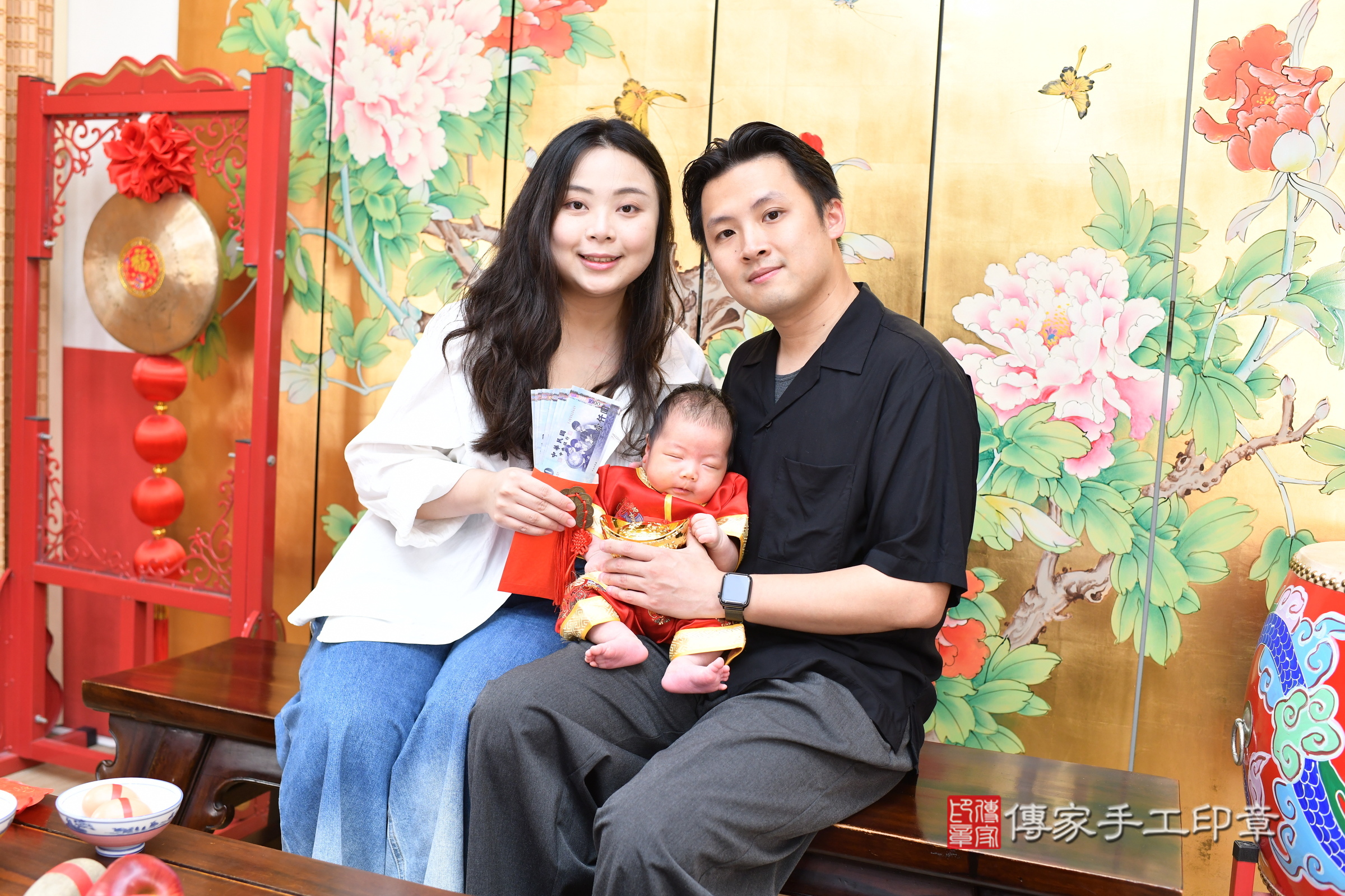 宸宸寶寶(台北市大同區嬰兒寶寶滿月剃頭理髮、嬰兒剃胎毛儀式吉祥話)。中國風會場，爸媽寶貝穿「日中韓」古裝禮服。專業拍照、證書。★購買「臍帶章、肚臍章、胎毛筆刷印章」贈送：剃頭、收涎、抓周，三選一。2025.7.19，照片21