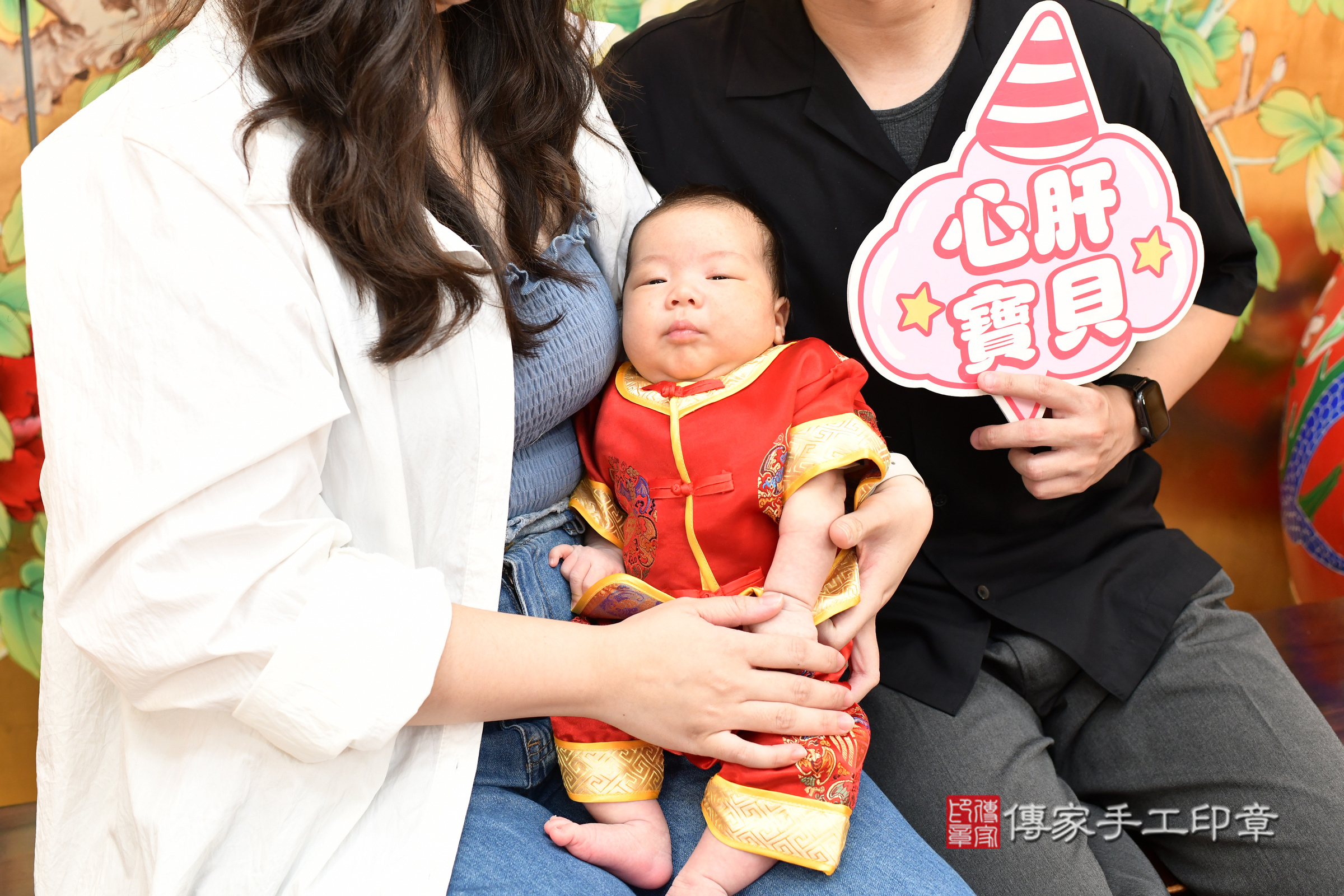 宸宸寶寶(台北市大同區嬰兒寶寶滿月剃頭理髮、嬰兒剃胎毛儀式吉祥話)。中國風會場，爸媽寶貝穿「日中韓」古裝禮服。專業拍照、證書。★購買「臍帶章、肚臍章、胎毛筆刷印章」贈送：剃頭、收涎、抓周，三選一。2025.7.19，照片1