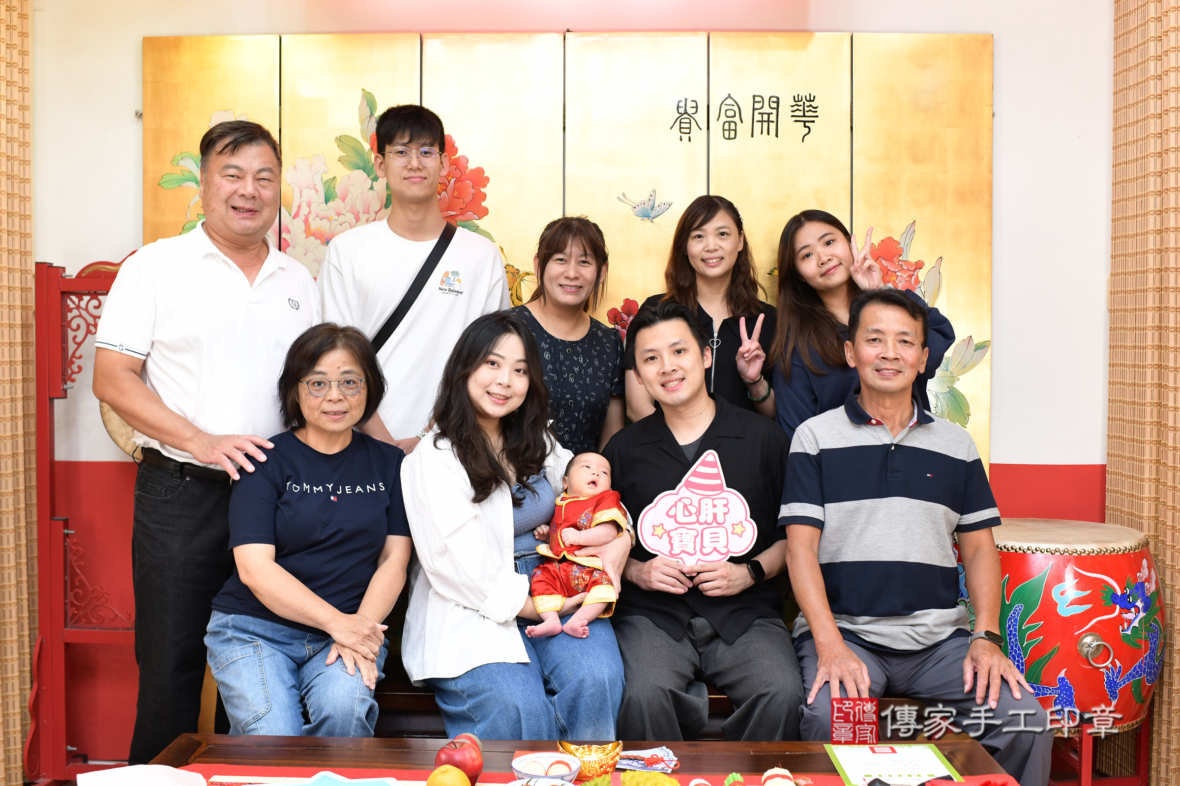 宸宸寶寶(台北市大同區嬰兒寶寶滿月剃頭理髮、嬰兒剃胎毛儀式吉祥話)。中國風會場，爸媽寶貝穿「日中韓」古裝禮服。專業拍照、證書。★購買「臍帶章、肚臍章、胎毛筆刷印章」贈送：剃頭、收涎、抓周，三選一。2025.7.19，照片7