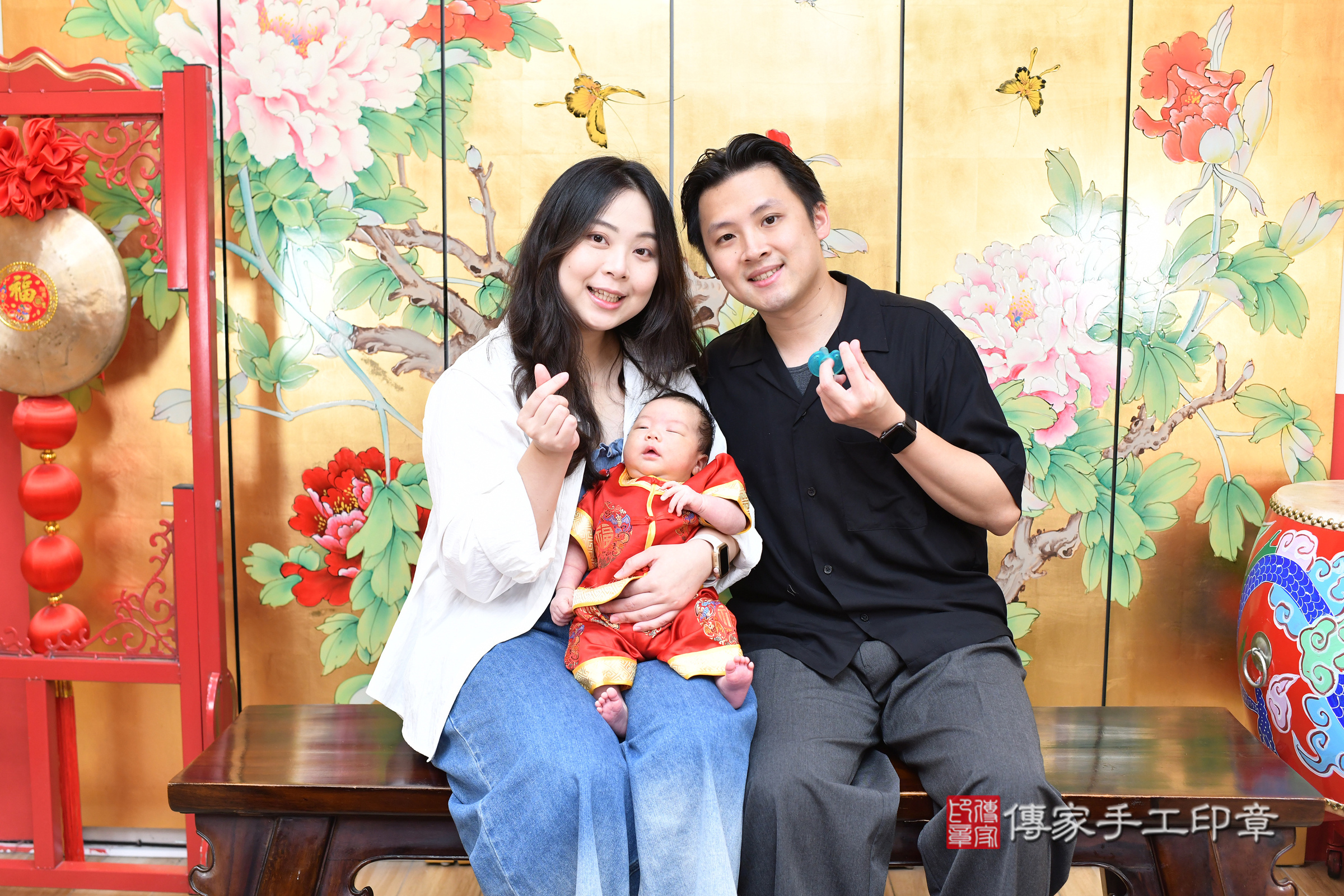 宸宸寶寶(台北市大同區嬰兒寶寶滿月剃頭理髮、嬰兒剃胎毛儀式吉祥話)。中國風會場，爸媽寶貝穿「日中韓」古裝禮服。專業拍照、證書。★購買「臍帶章、肚臍章、胎毛筆刷印章」贈送：剃頭、收涎、抓周，三選一。2025.7.19，照片2