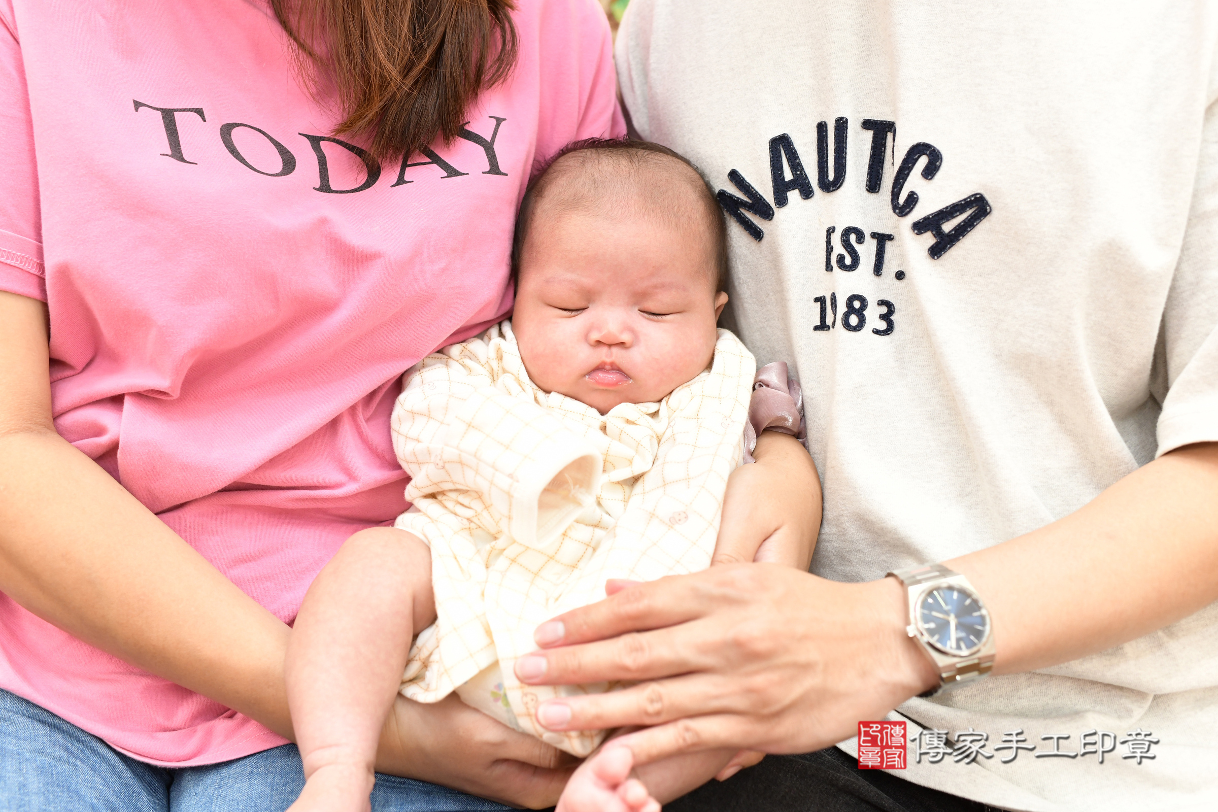 小允寶寶(台北市大同區嬰兒寶寶滿月剃頭理髮、嬰兒剃胎毛儀式吉祥話)。中國風會場，爸媽寶貝穿「日中韓」古裝禮服。專業拍照、證書。★購買「臍帶章、肚臍章、胎毛筆刷印章」贈送：剃頭、收涎、抓周，三選一。2025.7.19，照片5