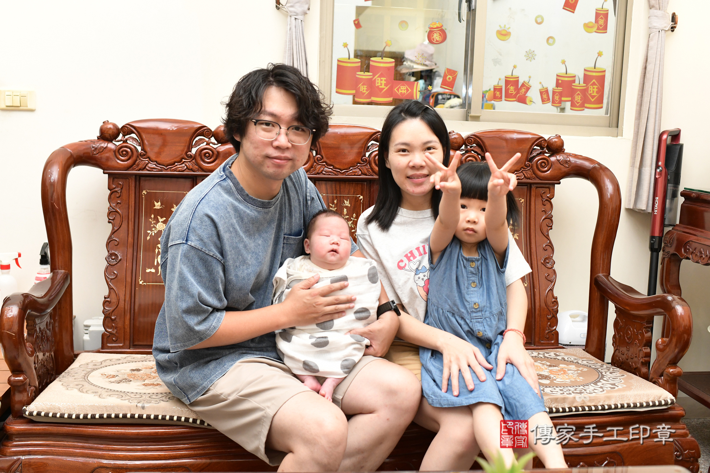 呈呈寶寶(新北市三重區嬰兒寶寶滿月剃頭理髮、嬰兒剃胎毛儀式吉祥話)。中國風會場，爸媽寶貝穿「日中韓」古裝禮服。專業拍照、證書。★購買「臍帶章、肚臍章、胎毛筆刷印章」贈送：剃頭、收涎、抓周，三選一。2025.7.26，照片6