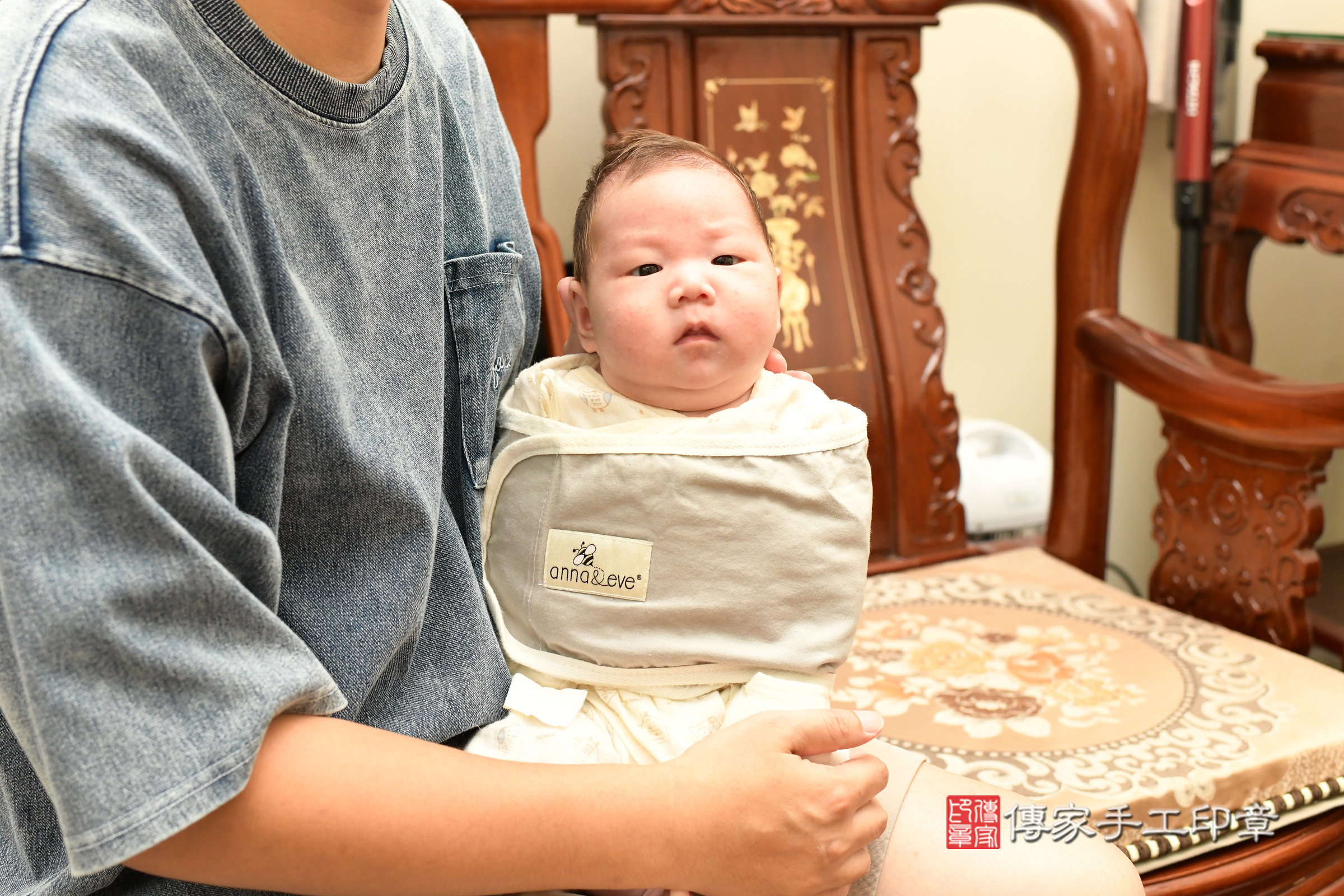 呈呈寶寶(新北市三重區嬰兒寶寶滿月剃頭理髮、嬰兒剃胎毛儀式吉祥話)。中國風會場，爸媽寶貝穿「日中韓」古裝禮服。專業拍照、證書。★購買「臍帶章、肚臍章、胎毛筆刷印章」贈送：剃頭、收涎、抓周，三選一。2025.7.26，照片8