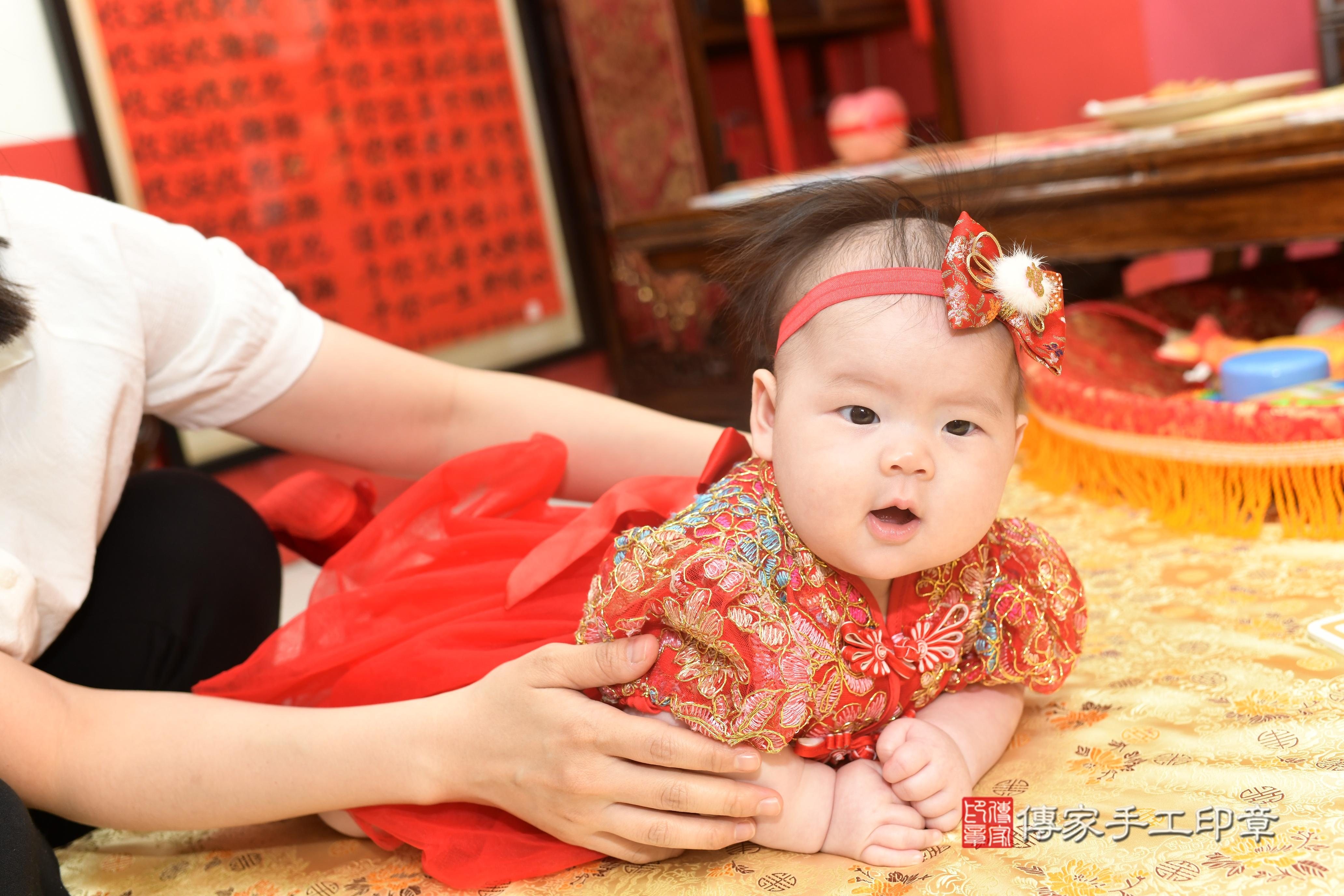 傳家手工印章高雄店、抓周、度脺、中國風會場、傳家嬰兒古禮、吉祥話、抓周道具物品24種、拍照。抓周證書。寶寶抓周、滿周歲、生日快樂、祝福 傳家手工印章高雄店、抓周、度脺、中國風會場、傳家嬰兒古禮、吉祥話、抓周道具物品24種、拍照。抓周證書。寶寶抓周、滿周歲、生日快樂、祝福