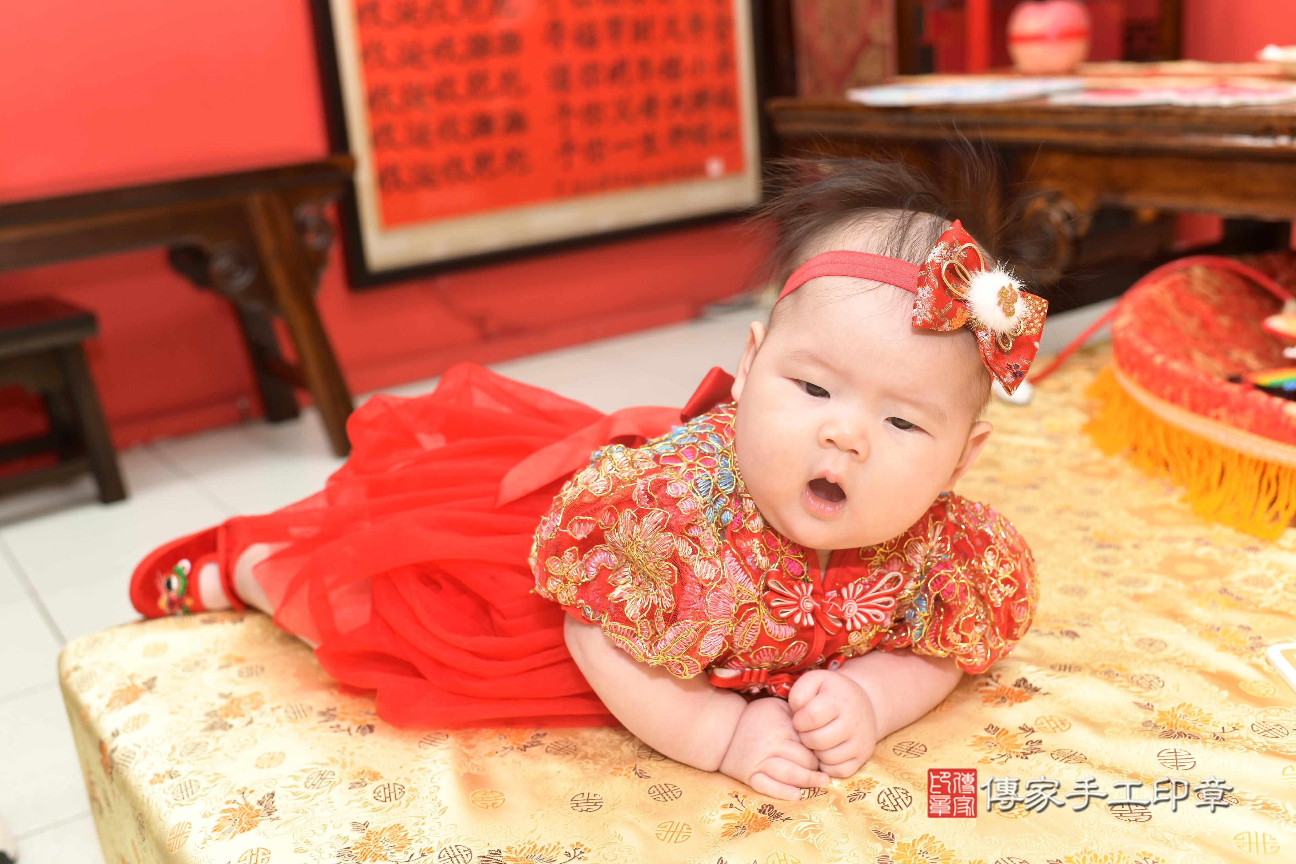 傳家手工印章高雄店、抓周、度脺、中國風會場、傳家嬰兒古禮、吉祥話、抓周道具物品24種、拍照。抓周證書。寶寶抓周、滿周歲、生日快樂、祝福 傳家手工印章高雄店、抓周、度脺、中國風會場、傳家嬰兒古禮、吉祥話、抓周道具物品24種、拍照。抓周證書。寶寶抓周、滿周歲、生日快樂、祝福