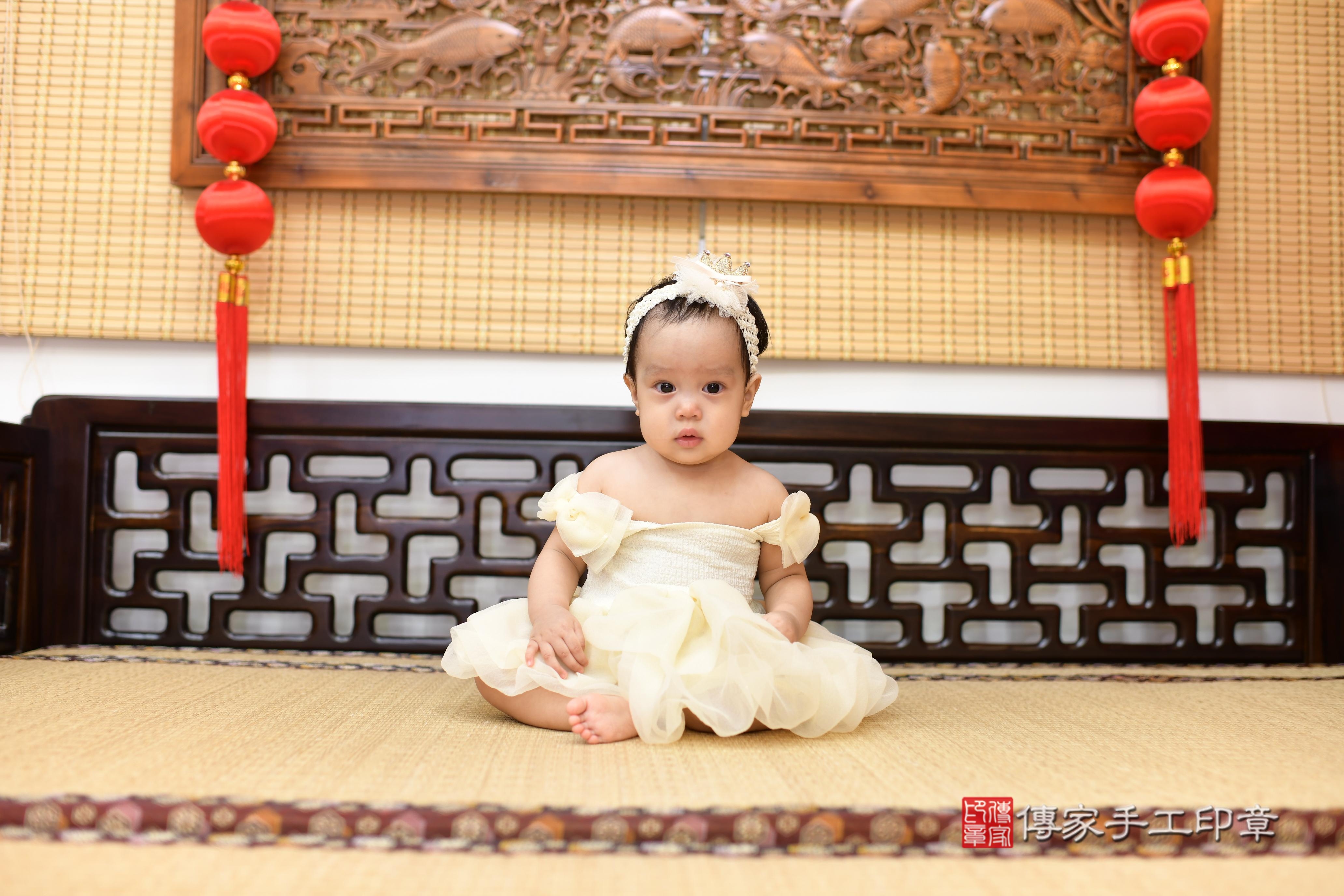 傳家手工印章台南店、抓周、度脺、中國風會場、傳家嬰兒古禮、吉祥話、抓周道具物品24種、拍照。抓周證書。寶寶抓周、滿周歲、生日快樂、祝福