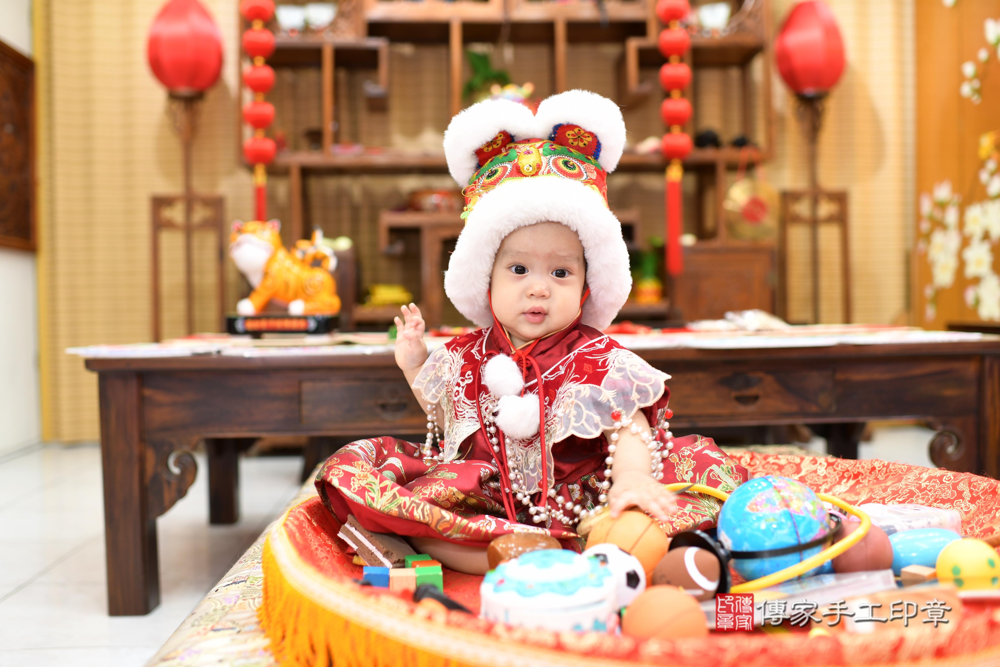 傳家手工印章台南店、抓周、度脺、中國風會場、傳家嬰兒古禮、吉祥話、抓周道具物品24種、拍照。抓周證書。寶寶抓周、滿周歲、生日快樂、祝福 傳家手工印章台南店、抓周、度脺、中國風會場、傳家嬰兒古禮、吉祥話、抓周道具物品24種、拍照。抓周證書。寶寶抓周、滿周歲、生日快樂、祝福