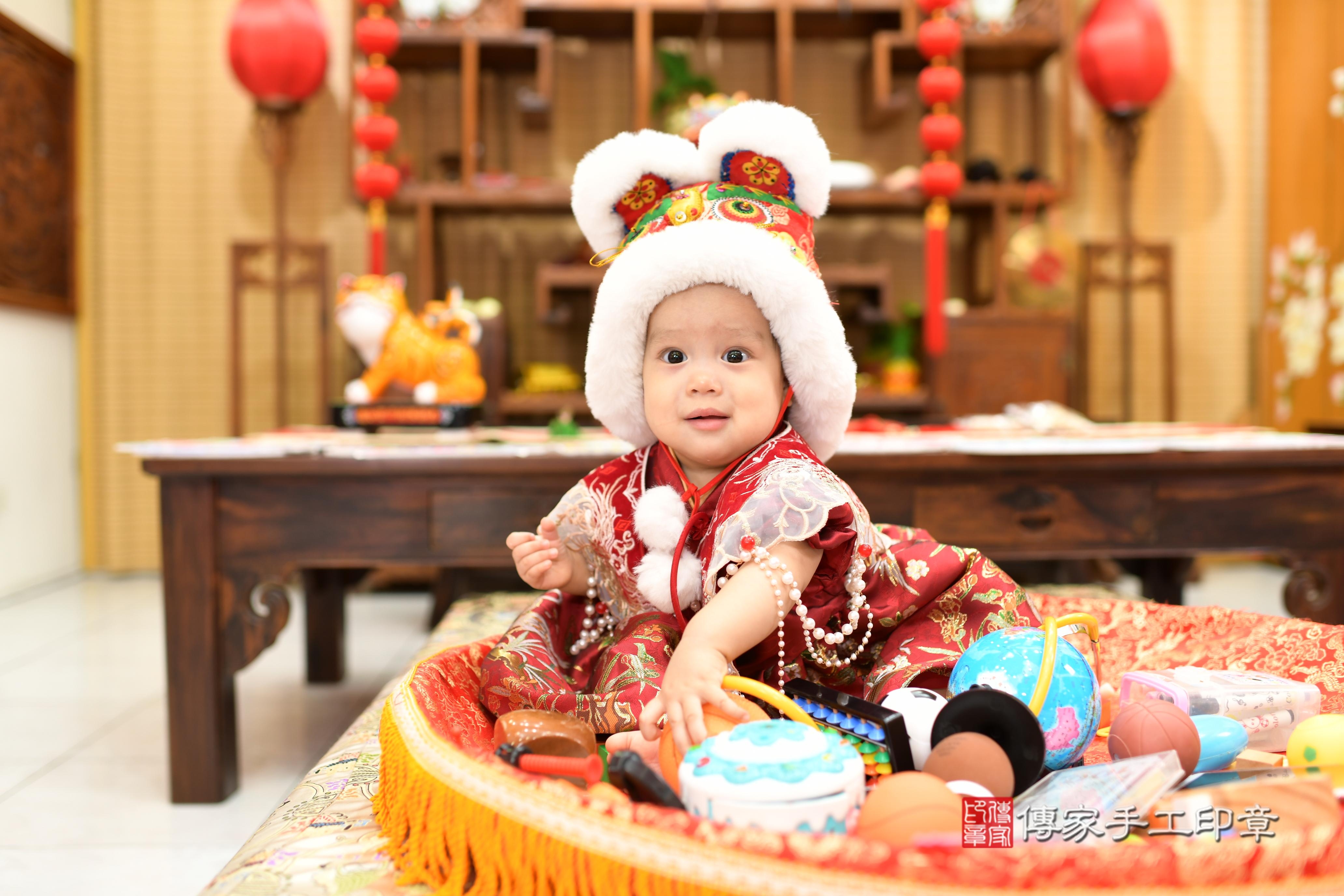 傳家手工印章台南店、抓周、度脺、中國風會場、傳家嬰兒古禮、吉祥話、抓周道具物品24種、拍照。抓周證書。寶寶抓周、滿周歲、生日快樂、祝福 傳家手工印章台南店、抓周、度脺、中國風會場、傳家嬰兒古禮、吉祥話、抓周道具物品24種、拍照。抓周證書。寶寶抓周、滿周歲、生日快樂、祝福